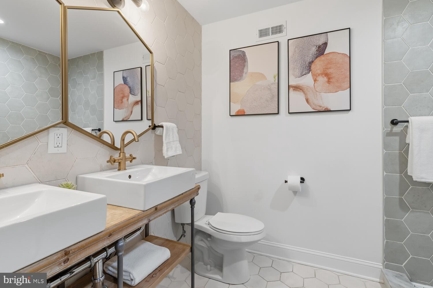 FAIRMOUNT - Residential