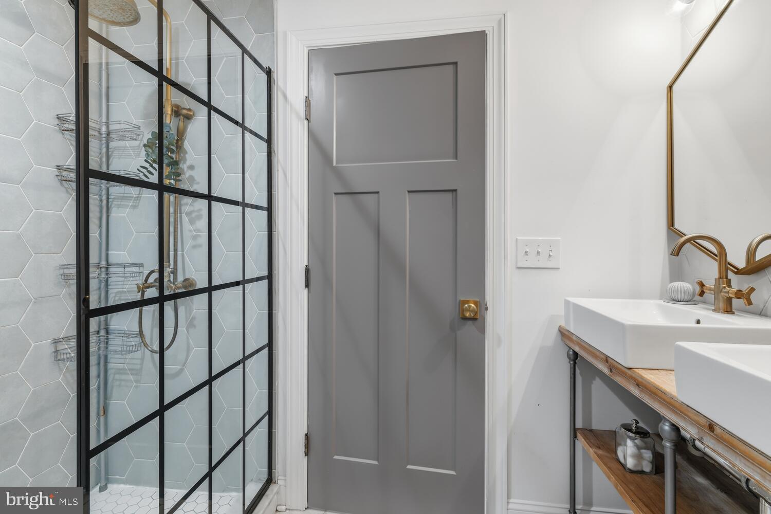 FAIRMOUNT - Residential