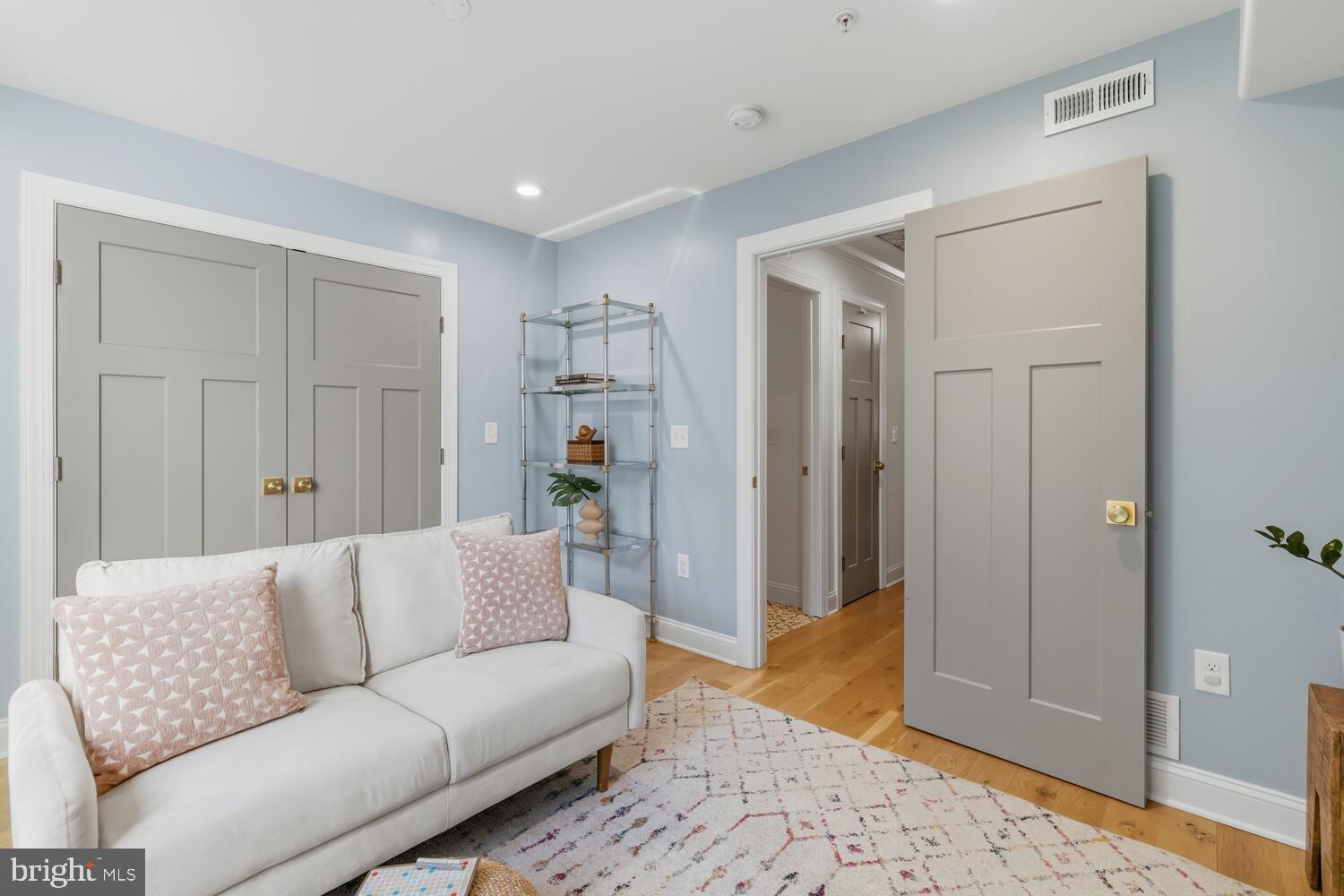 FAIRMOUNT - Residential