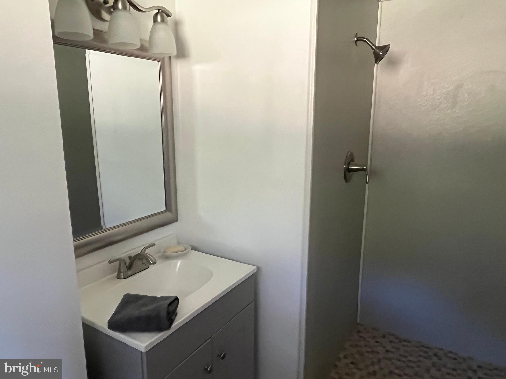 CRESAPTOWN - Residential