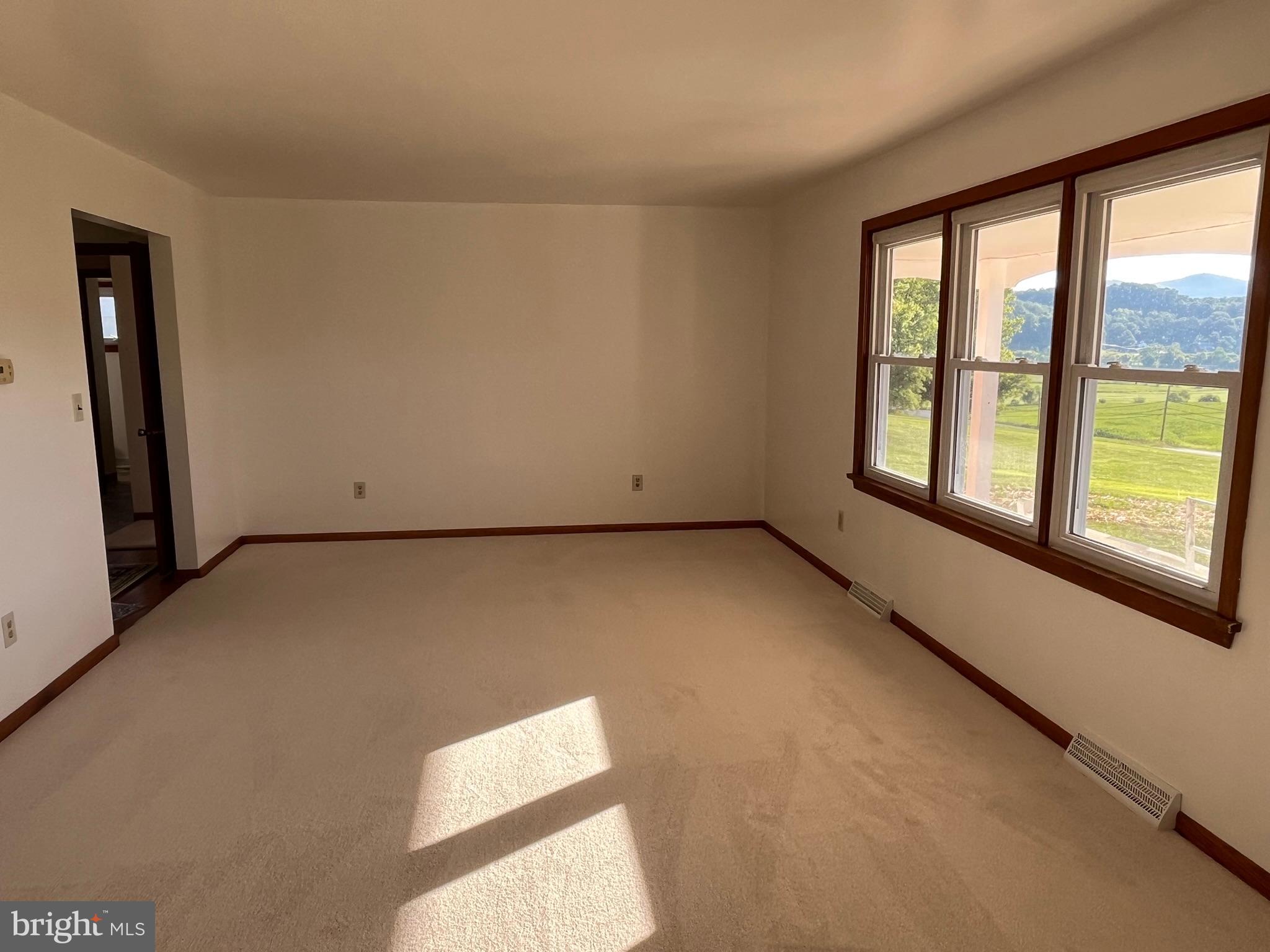 CRESAPTOWN - Residential