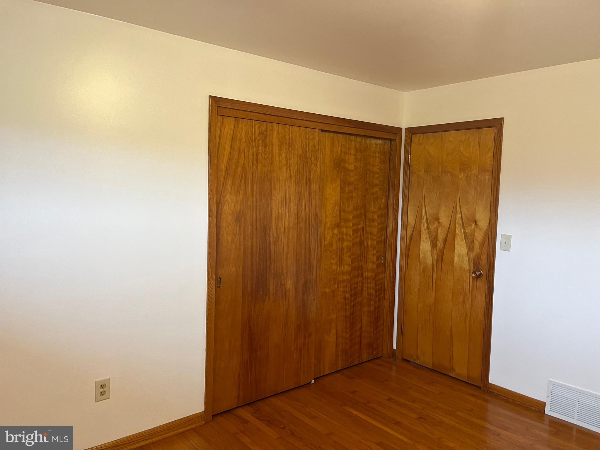 CRESAPTOWN - Residential