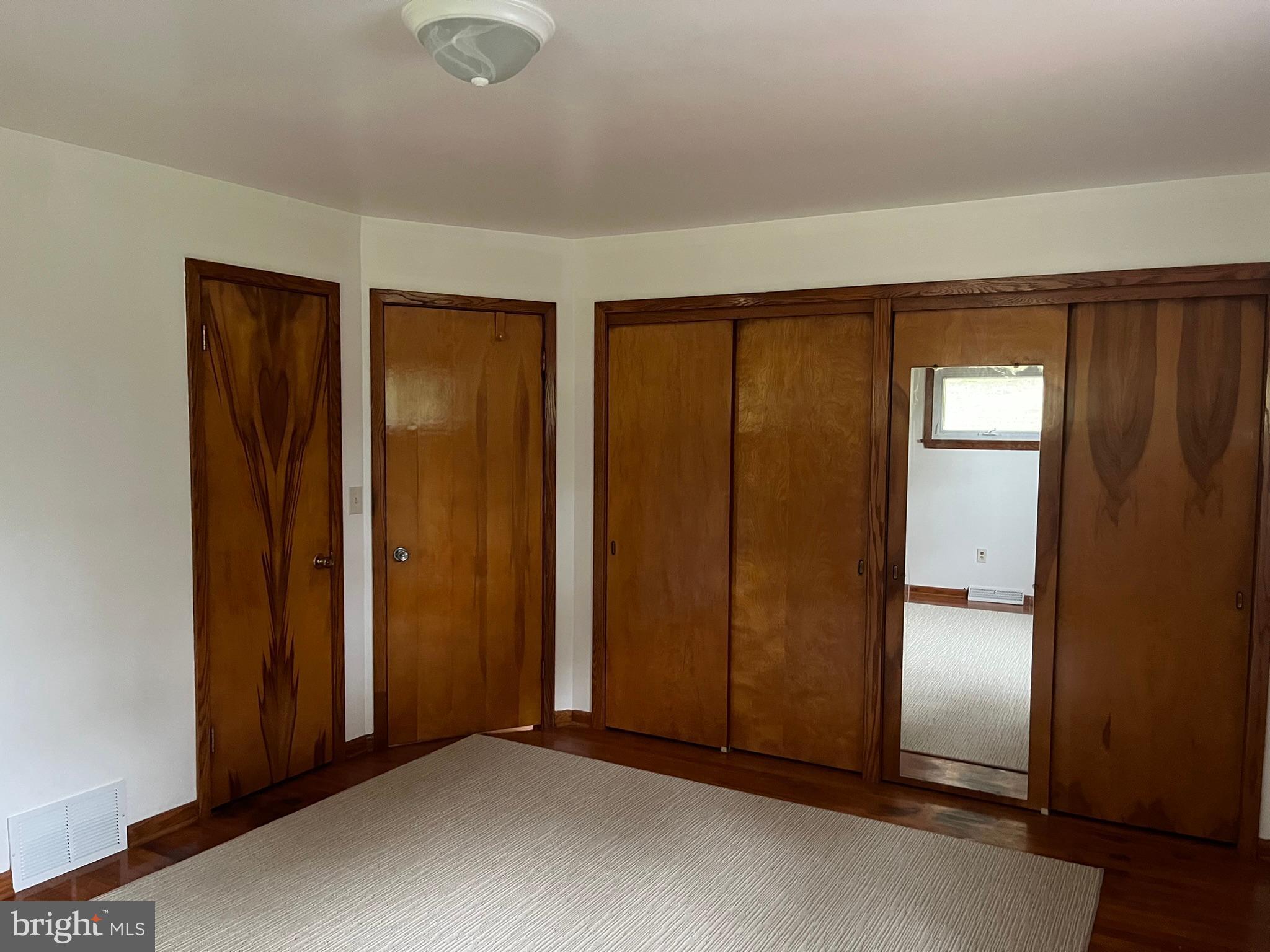 CRESAPTOWN - Residential