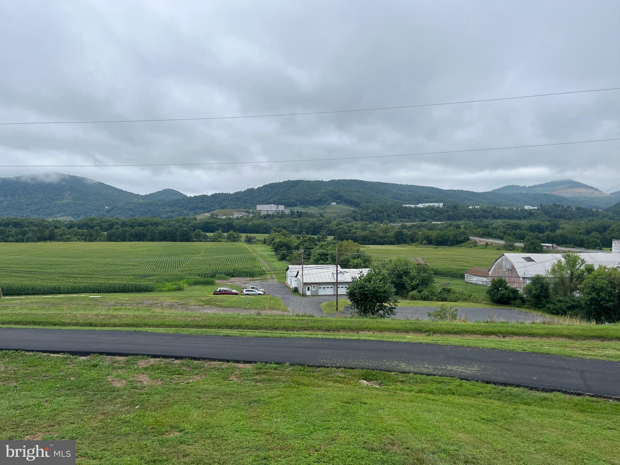 CRESAPTOWN - Residential