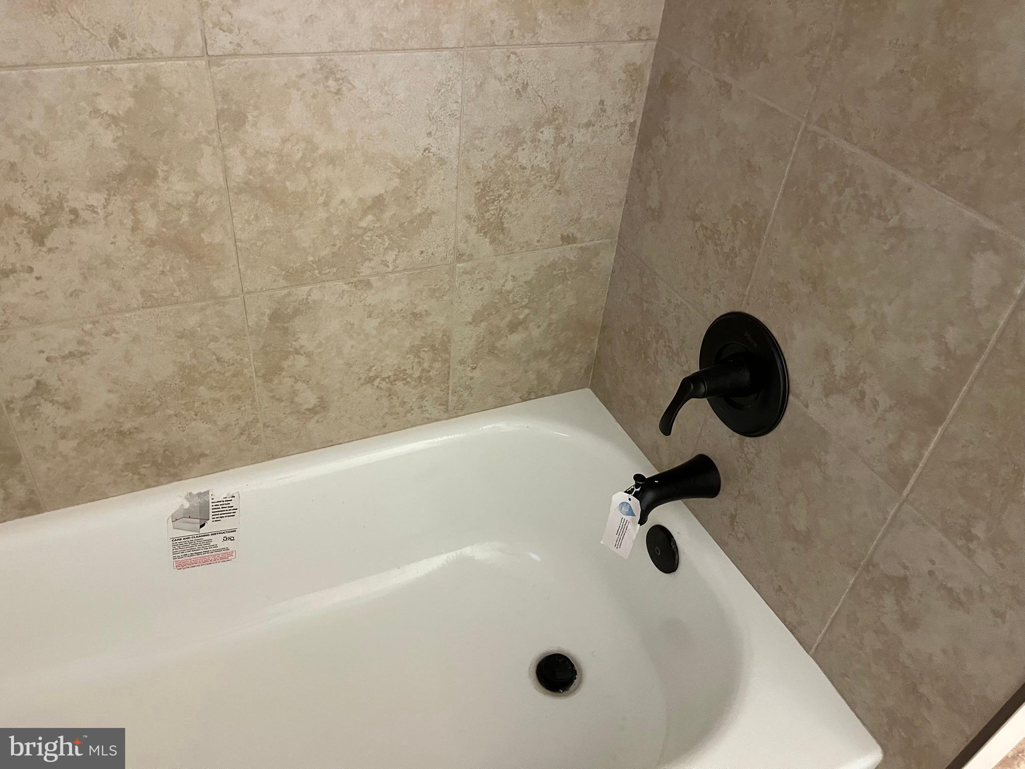 CRESAPTOWN - Residential