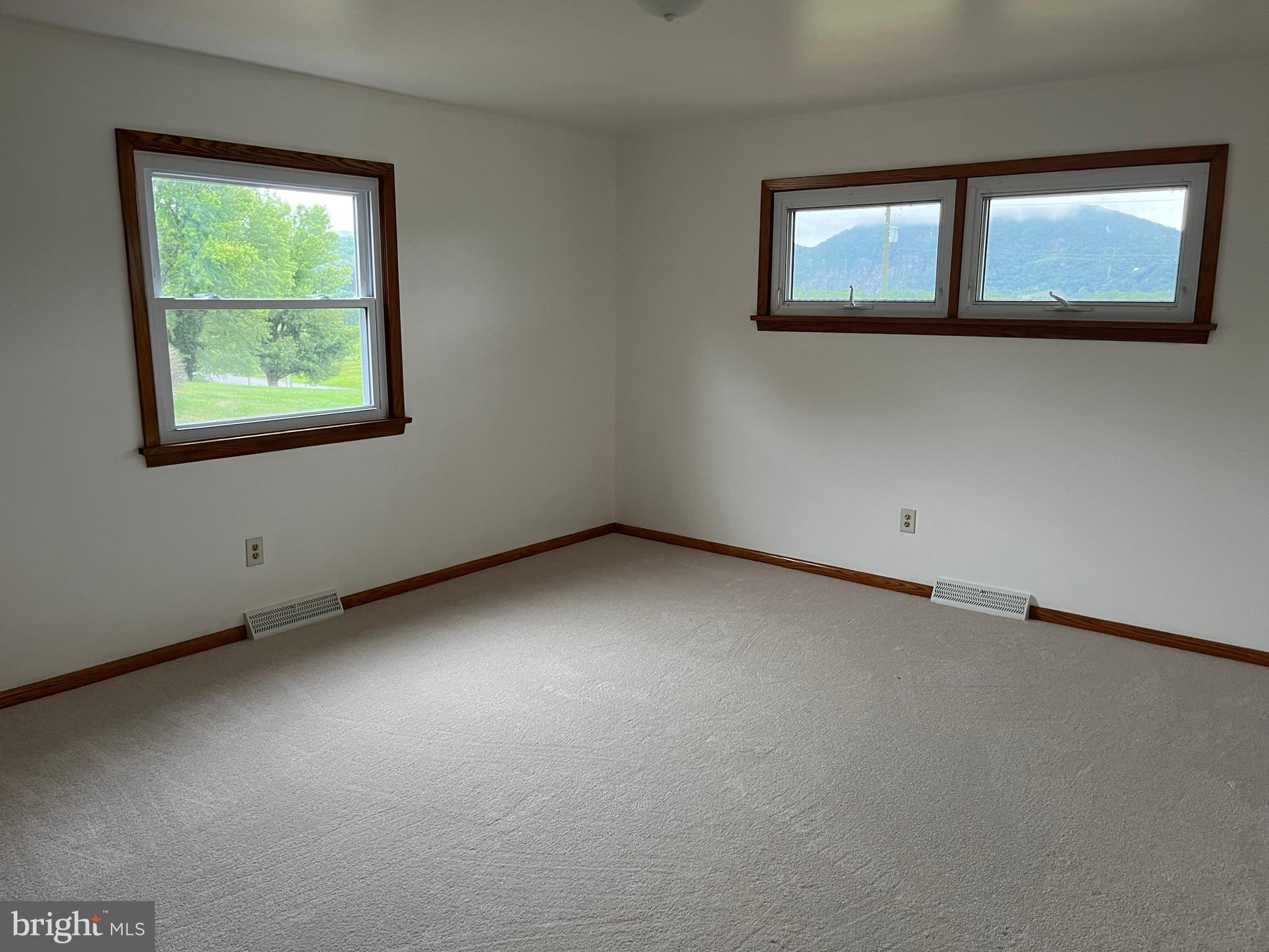 CRESAPTOWN - Residential