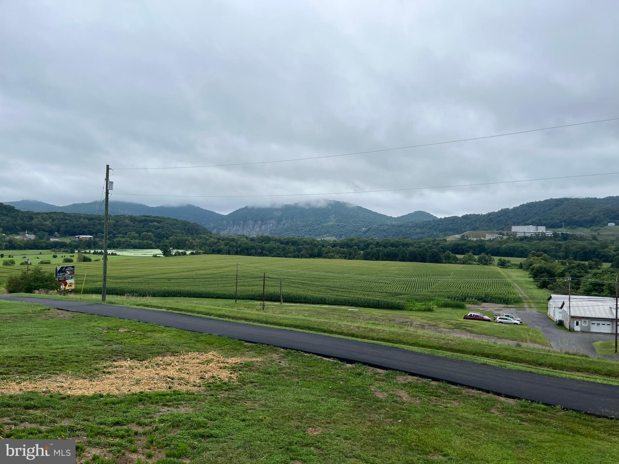 CRESAPTOWN - Residential