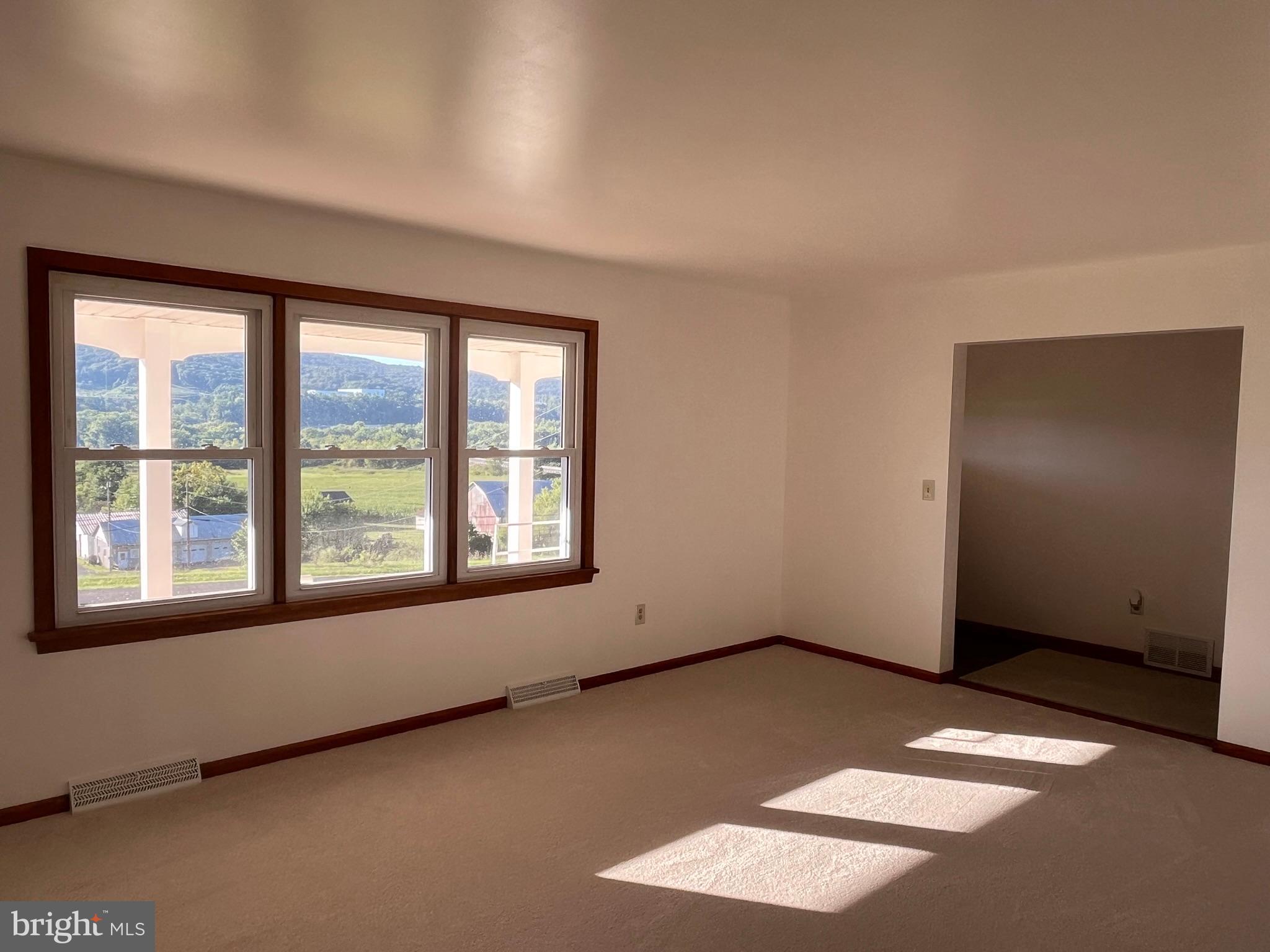 CRESAPTOWN - Residential