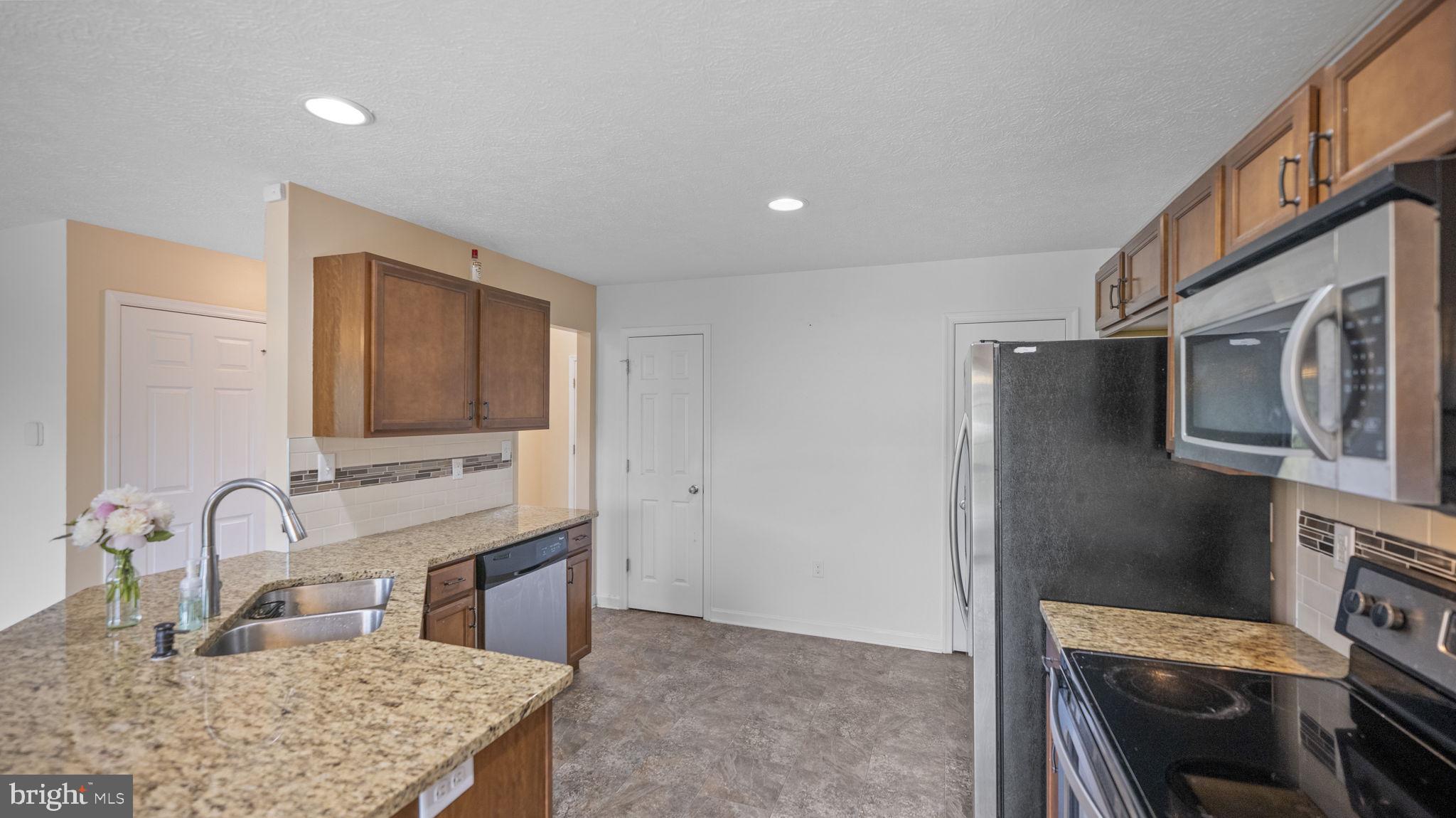 PEBBLE RIDGE - Residential