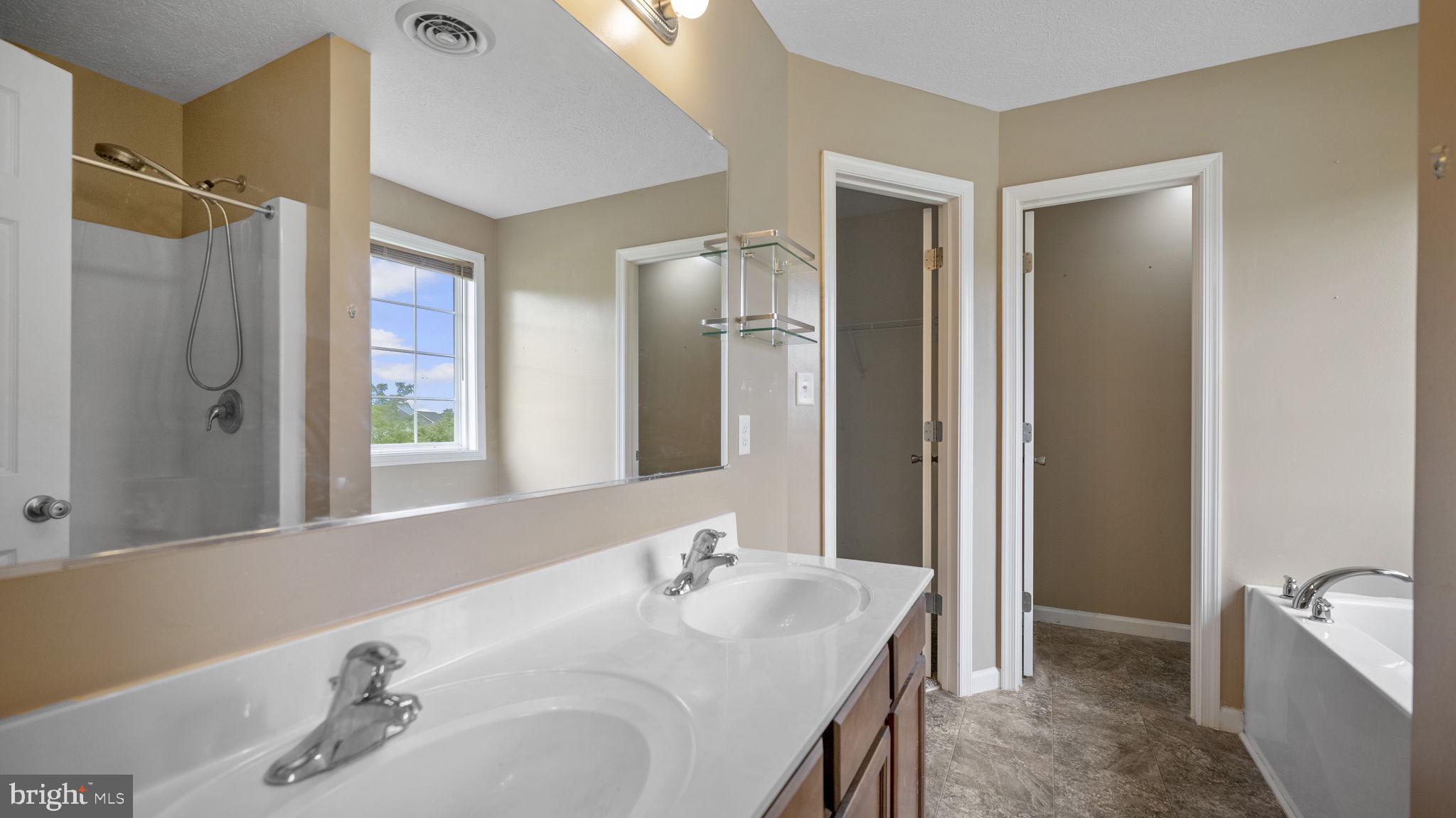 PEBBLE RIDGE - Residential