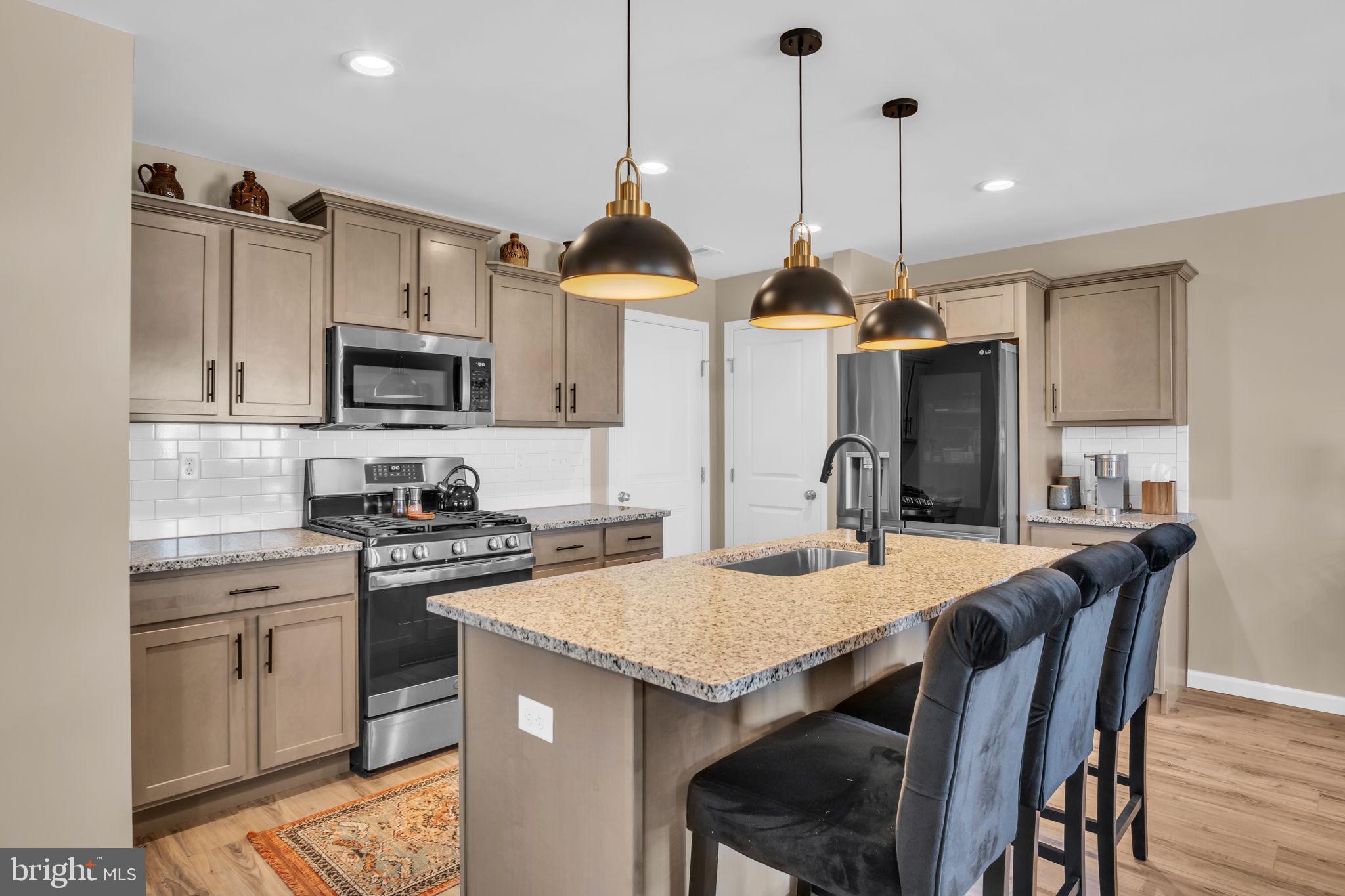 DICKINSON PLACE - Residential