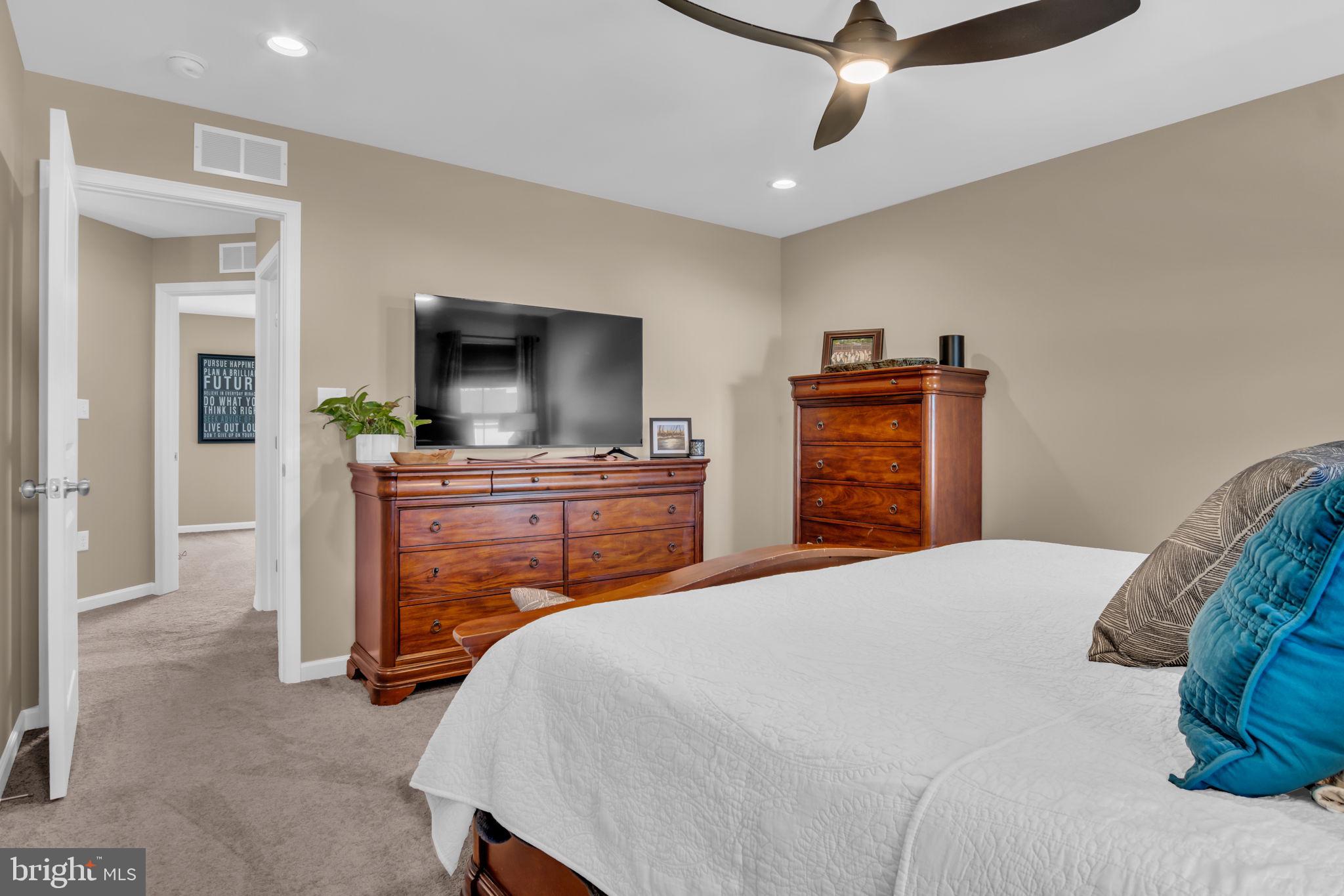 DICKINSON PLACE - Residential