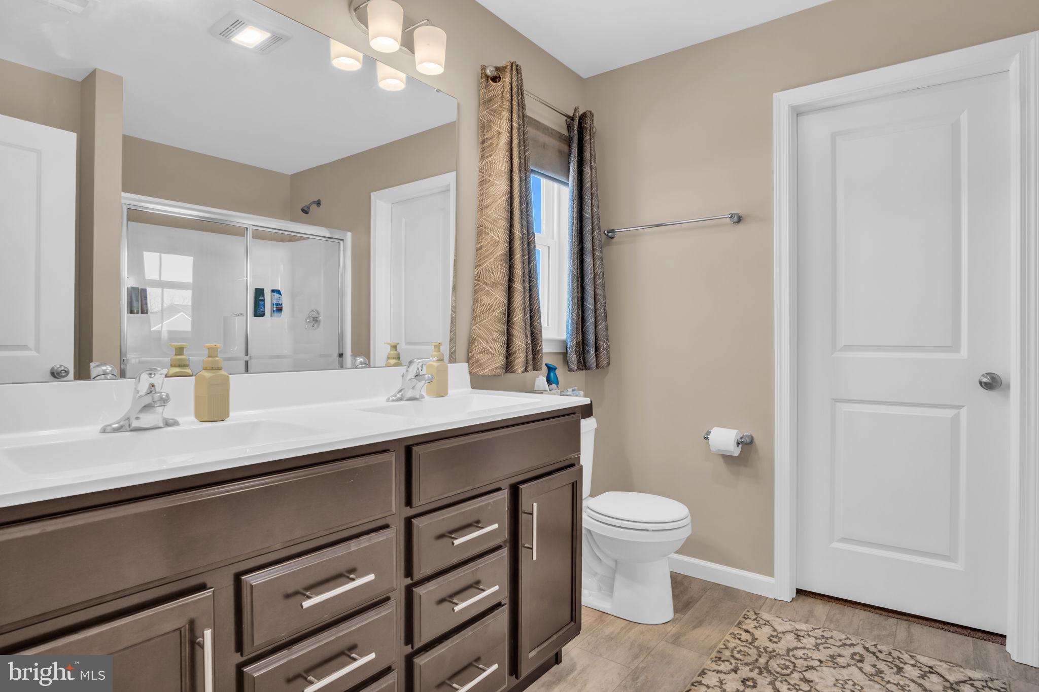 DICKINSON PLACE - Residential