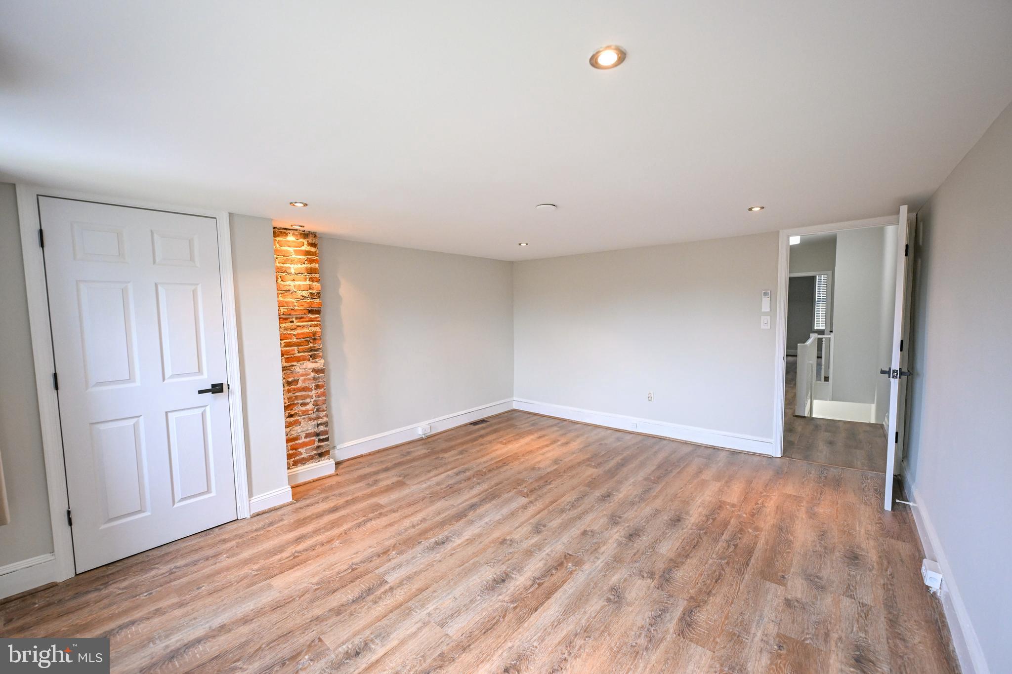 HAMPDEN HISTORIC DISTRICT - Residential