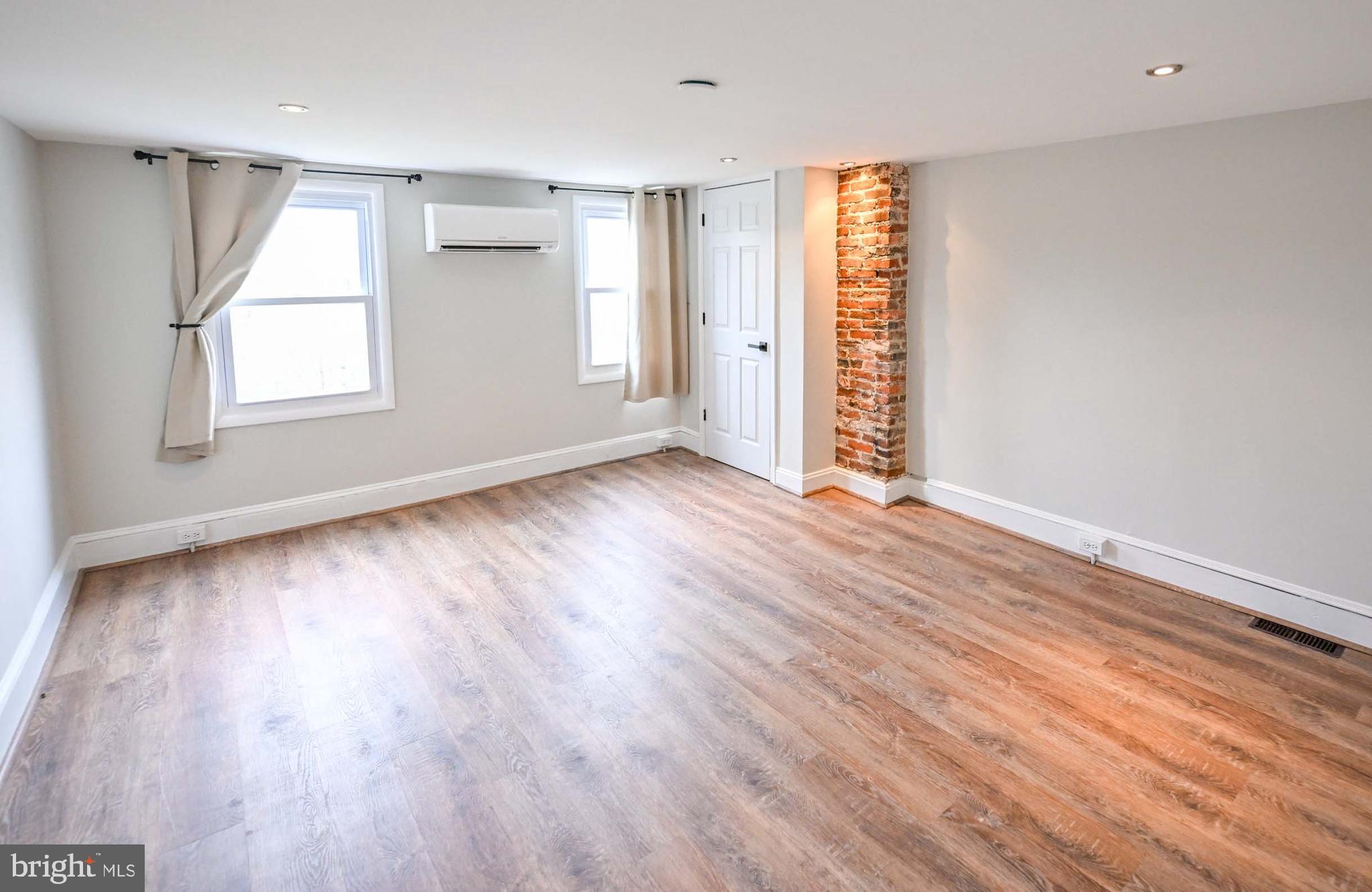 HAMPDEN HISTORIC DISTRICT - Residential