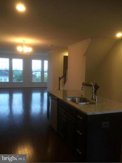 SIGNATURE AT BROADLANDS - Residential Lease