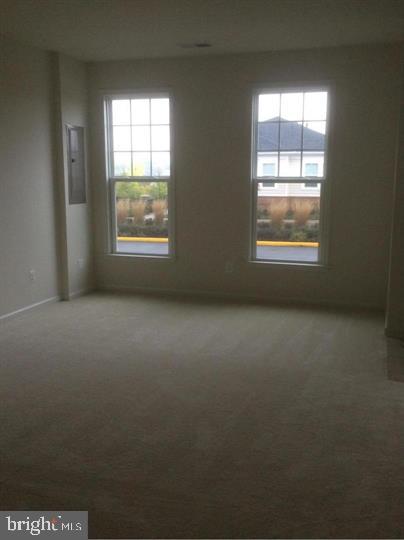 SIGNATURE AT BROADLANDS - Residential Lease