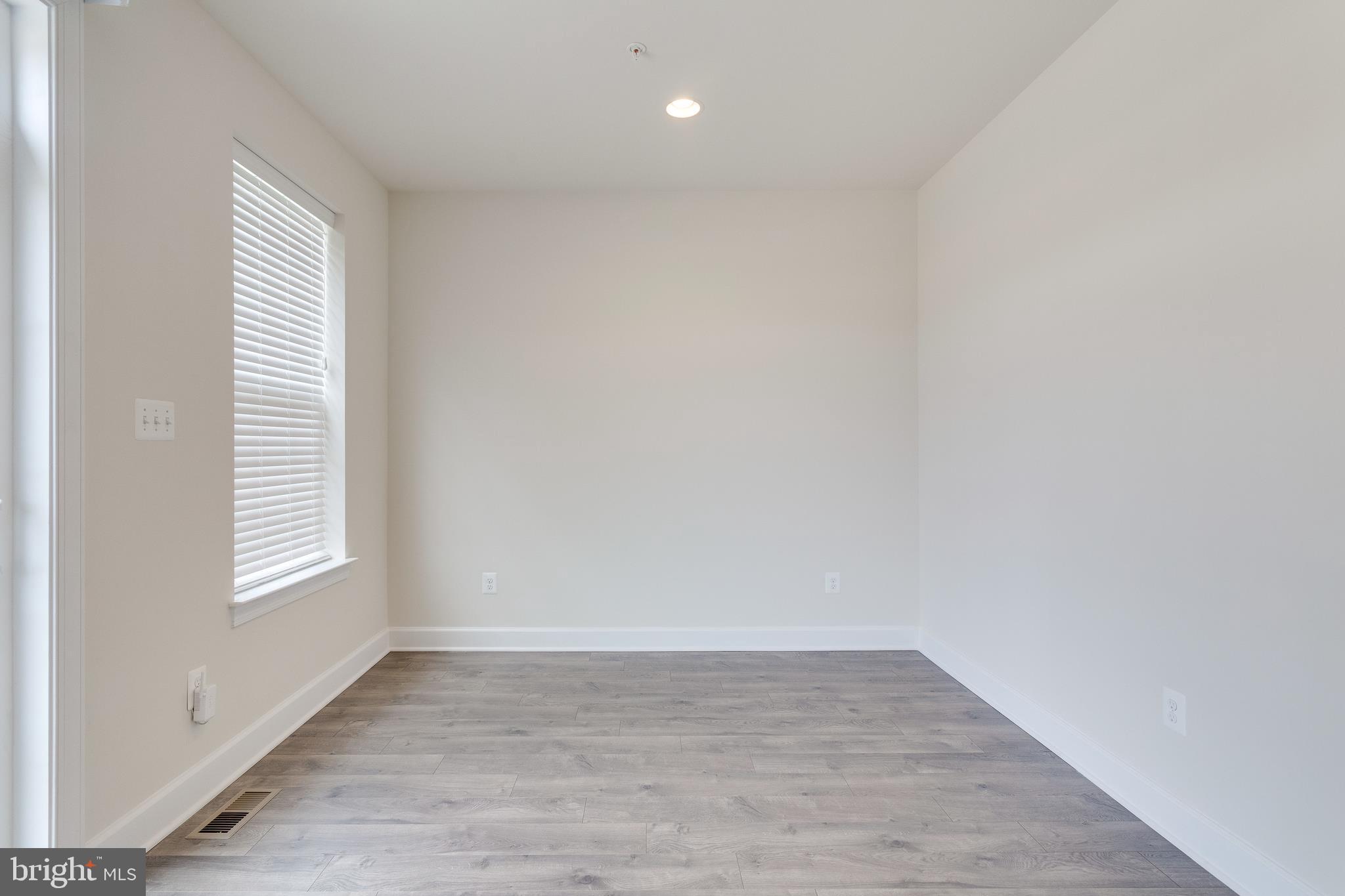 HAMILTON PARK - Residential Lease