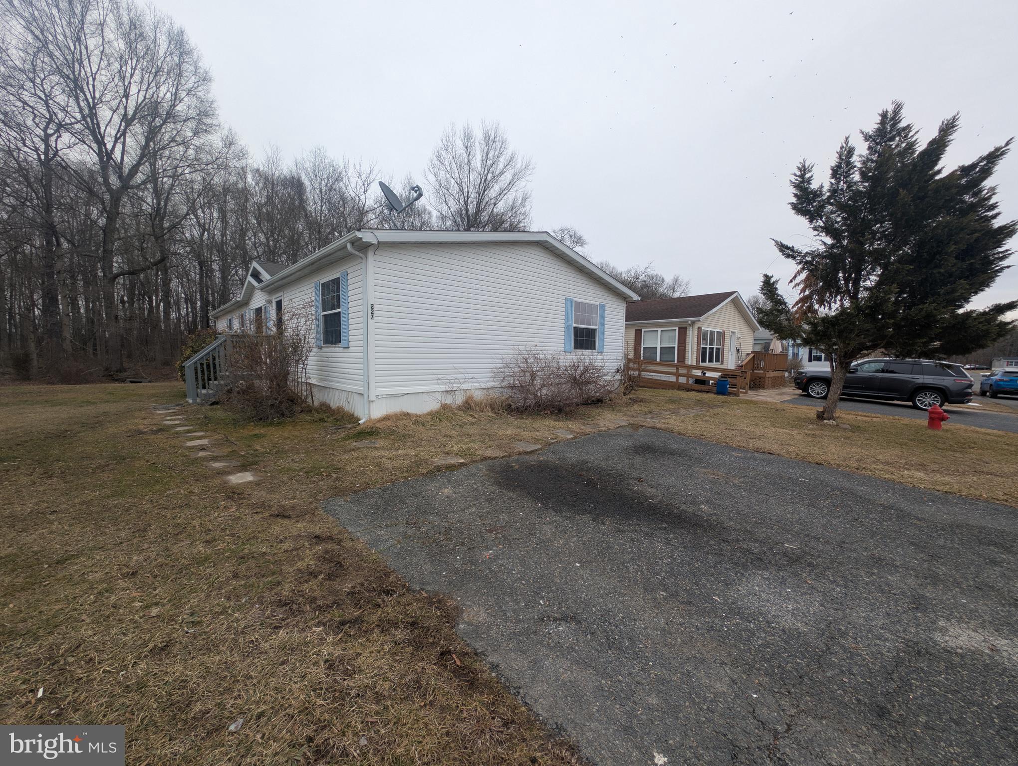 BUSH RIVER MANOR - Residential