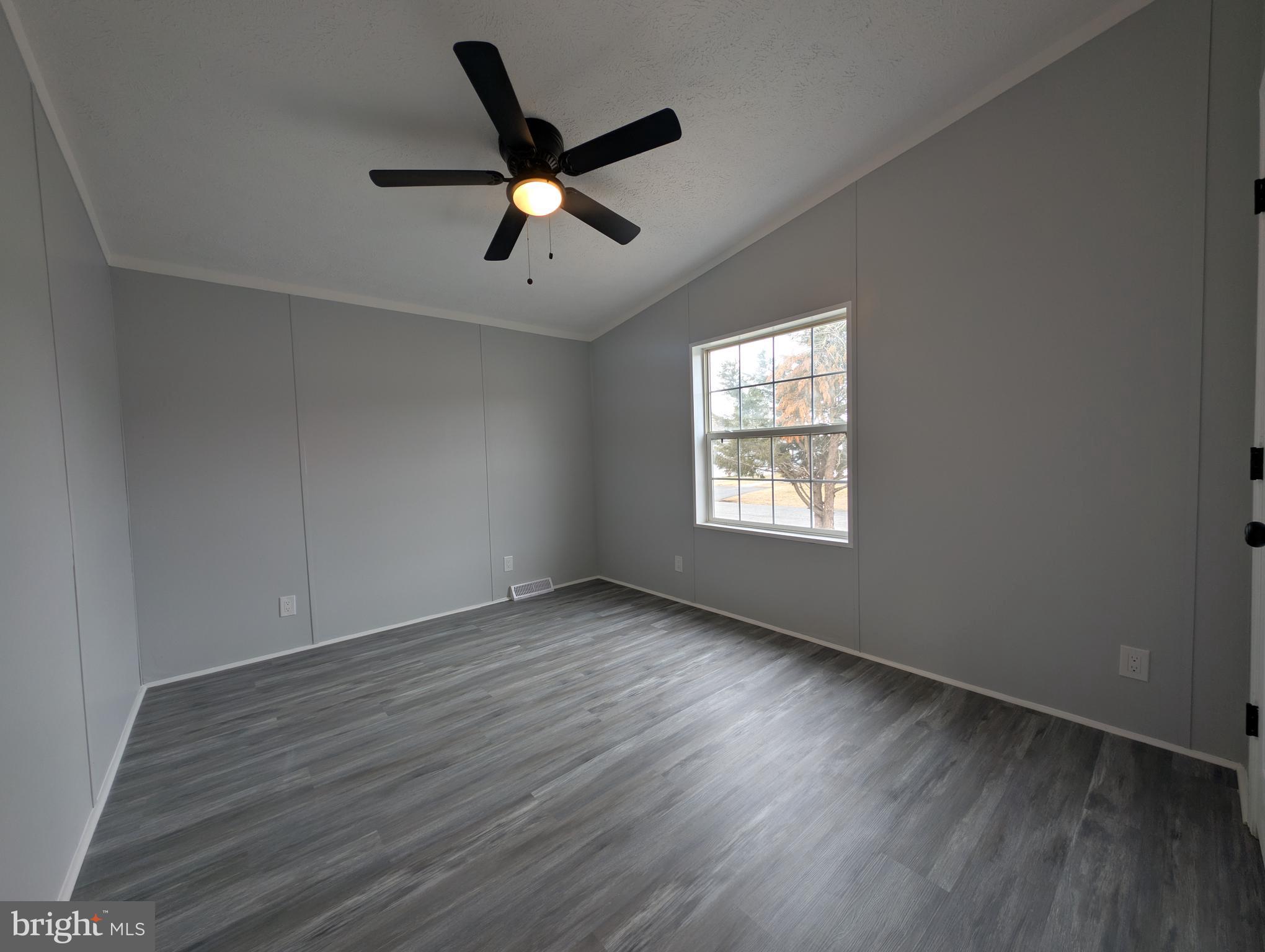 BUSH RIVER MANOR - Residential