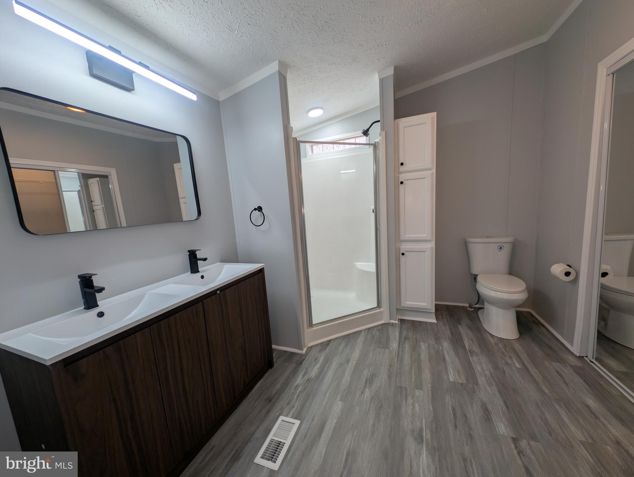 BUSH RIVER MANOR - Residential