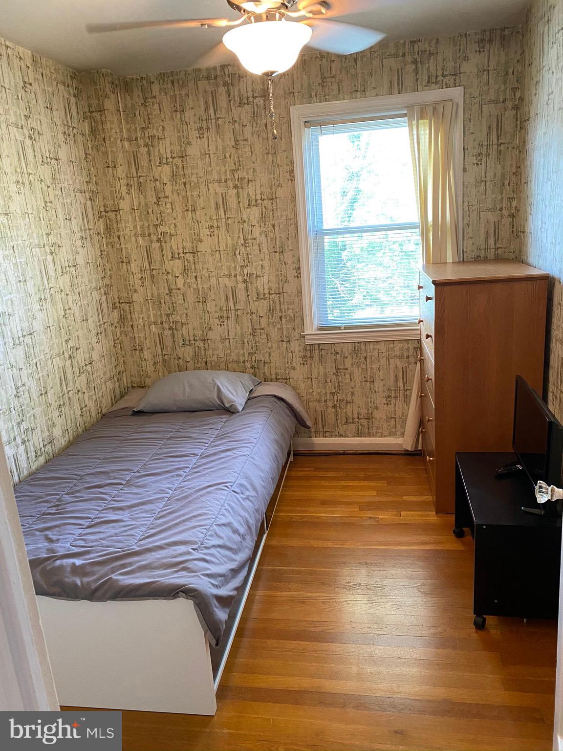 IDLEWOOD - Residential