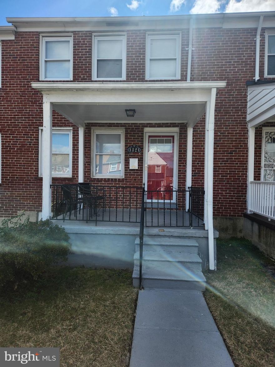 600 MINIMUM CREDIT SCORE FOR ALL OCCUPANTS OVER 21! NICE 3 BEDROOM, 1.5 BATH EOG ROWHOME CONVENIENTLY LOCATED NEAR SCHOOLS, SHOPPING, AND PUBLIC TRANSPORTATION. YOU CAN APPLY ONLINE.

Utilities are tenant’s responsibility, allowing you to customize your preferences. This pet-friendly townhouse is an excellent choice for families and professionals alike. Don’t miss out on this fantastic opportunity—schedule your viewing today and experience the comfort and convenience this townhouse has to offer! Please submit application through RentSpree . Nonrefundable  application fee is $49.99 to be paid directly to RentSpree. Click on link below: 

https://apply.link/ONq8b_o