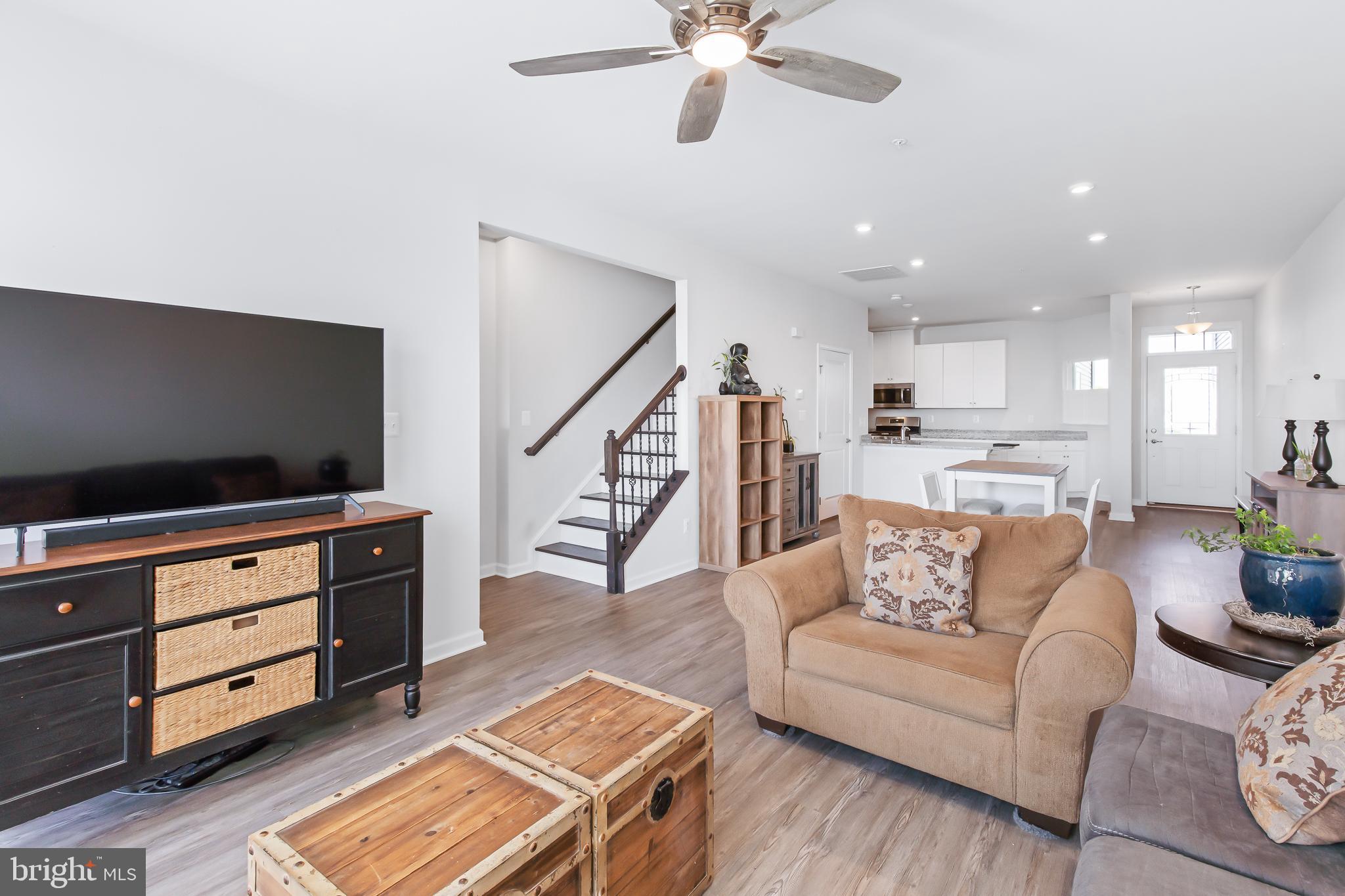 REGENTS GLEN VILLAS - Residential