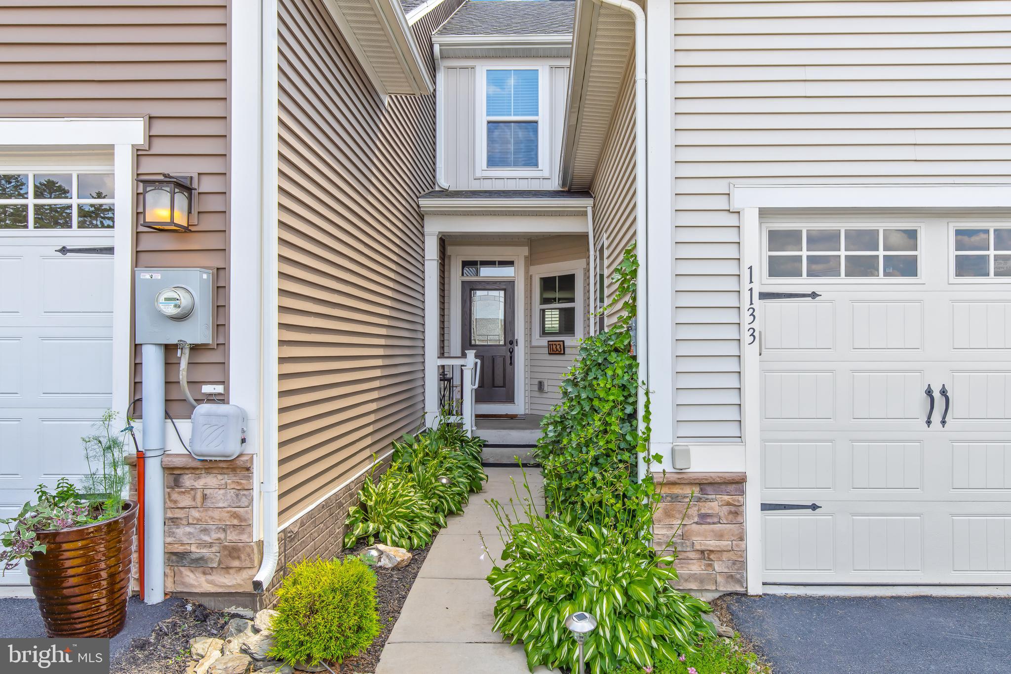 REGENTS GLEN VILLAS - Residential