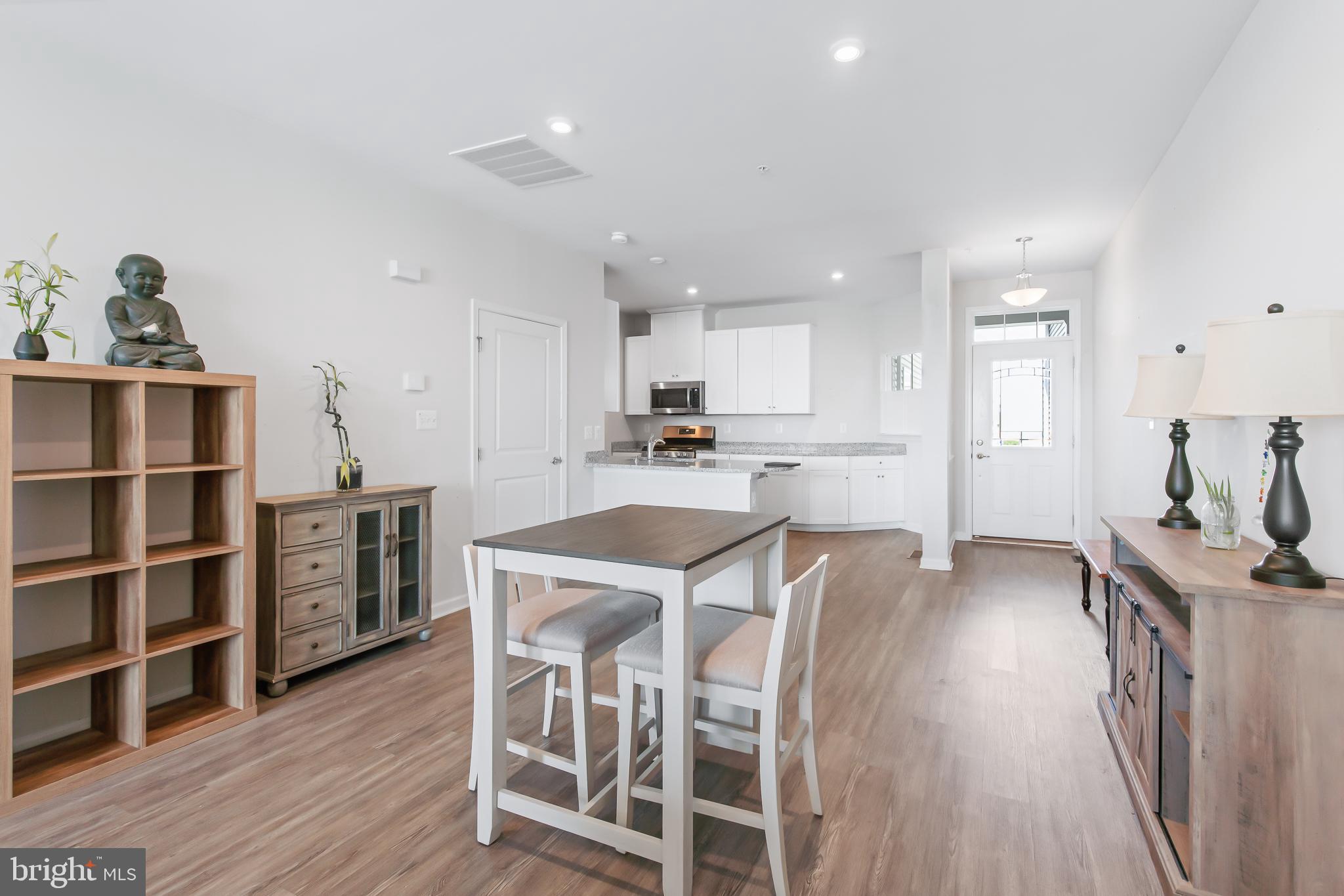 REGENTS GLEN VILLAS - Residential