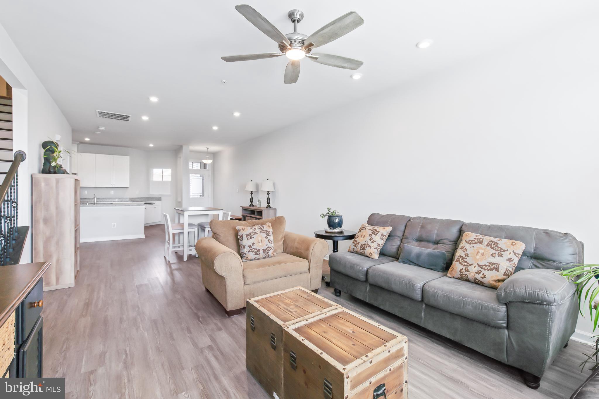 REGENTS GLEN VILLAS - Residential