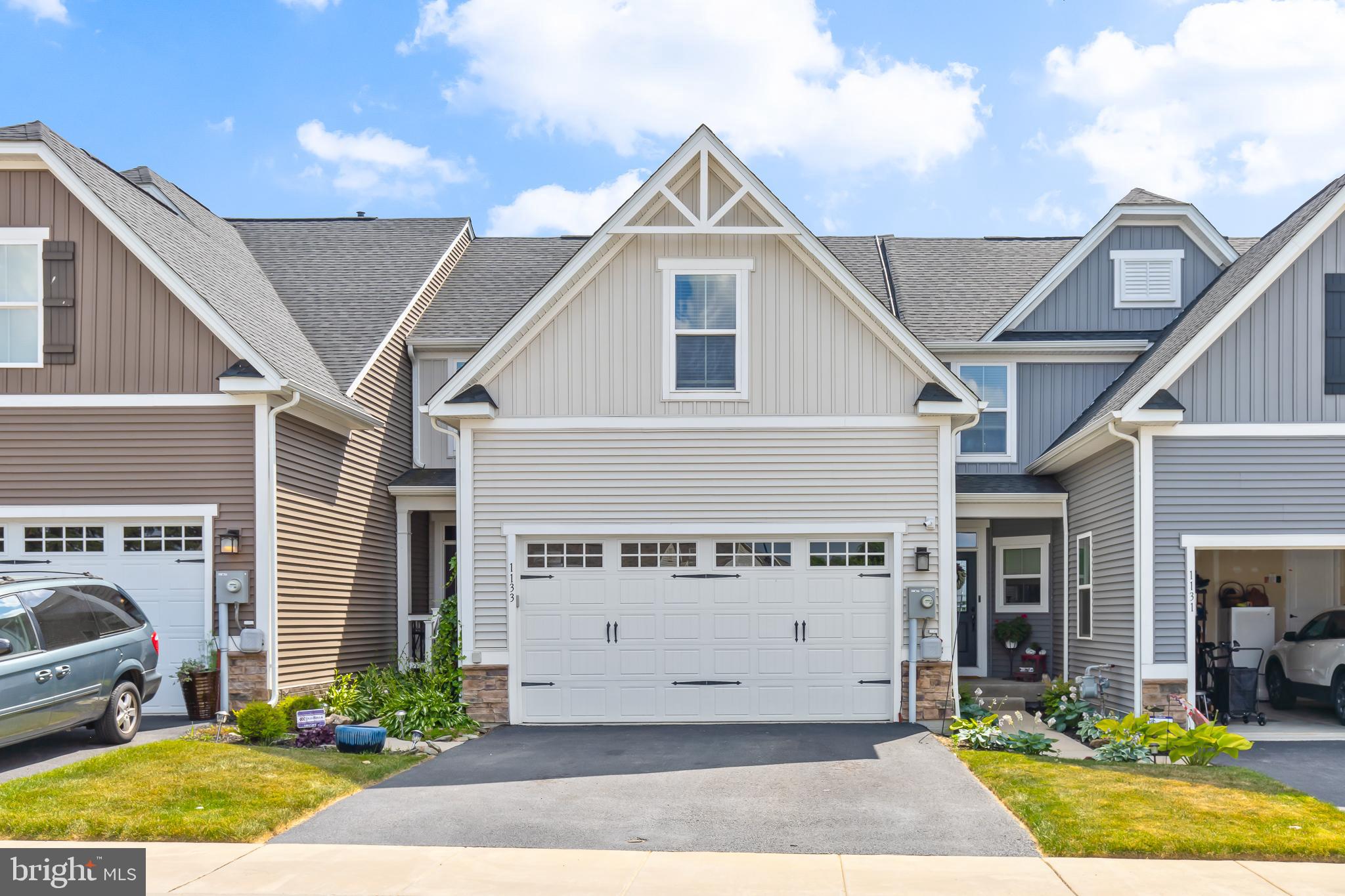 REGENTS GLEN VILLAS - Residential