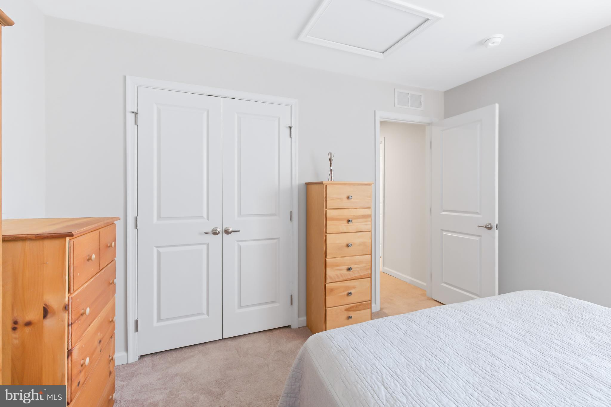 REGENTS GLEN VILLAS - Residential