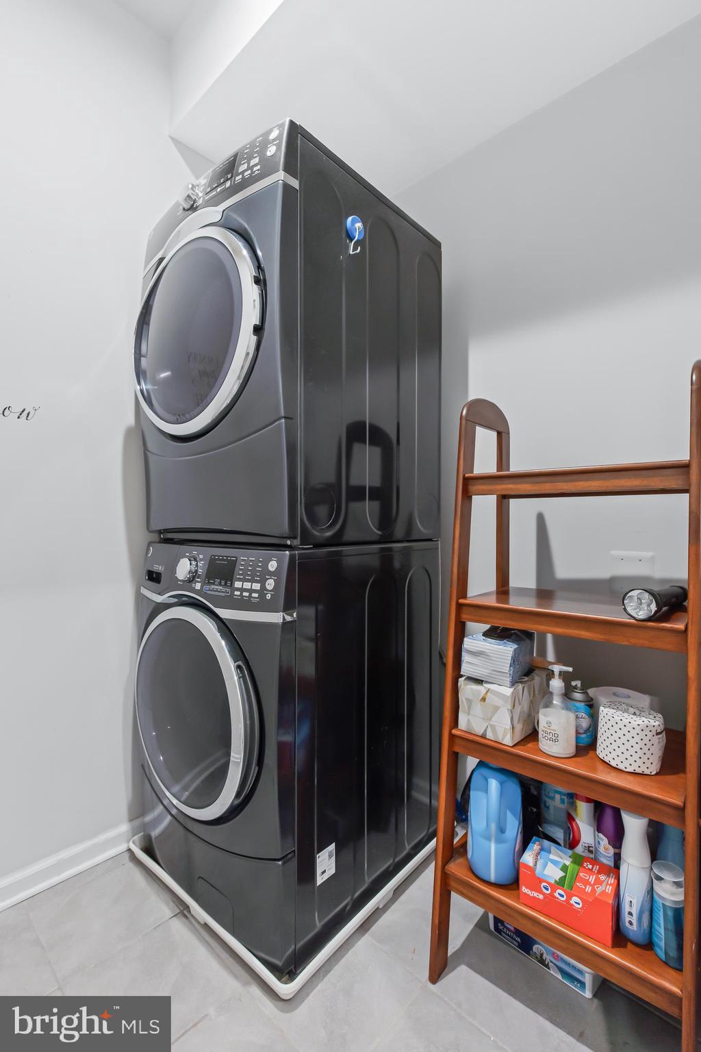 REGENTS GLEN VILLAS - Residential