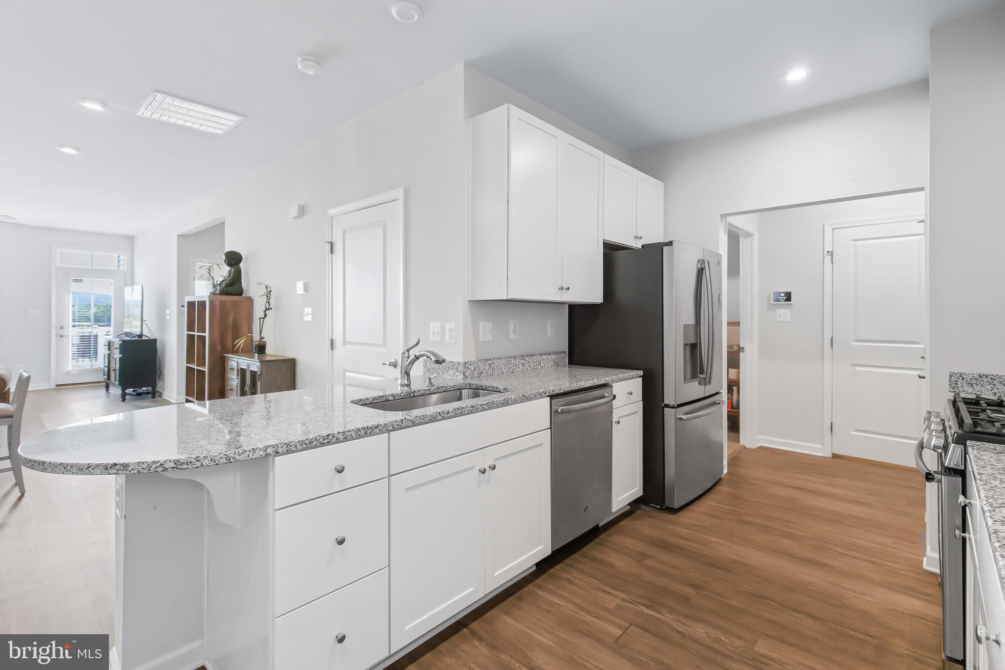 REGENTS GLEN VILLAS - Residential