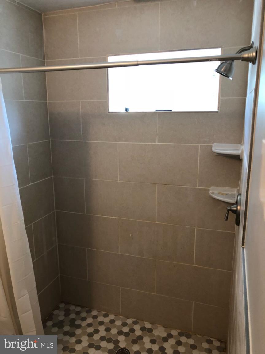 COLLEGE HEIGHTS - Residential Lease