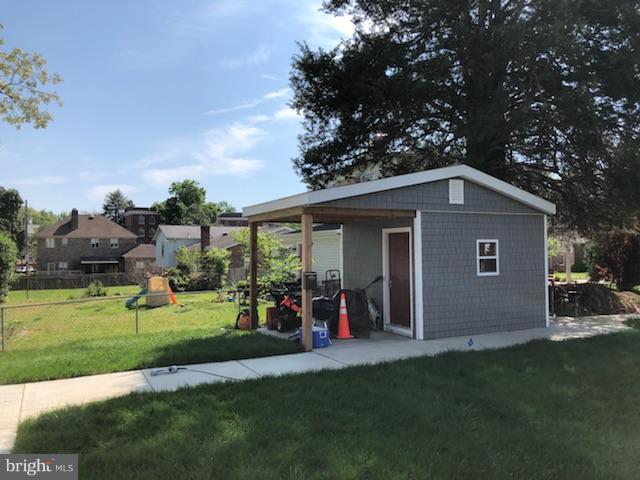 COLLEGE HEIGHTS - Residential Lease