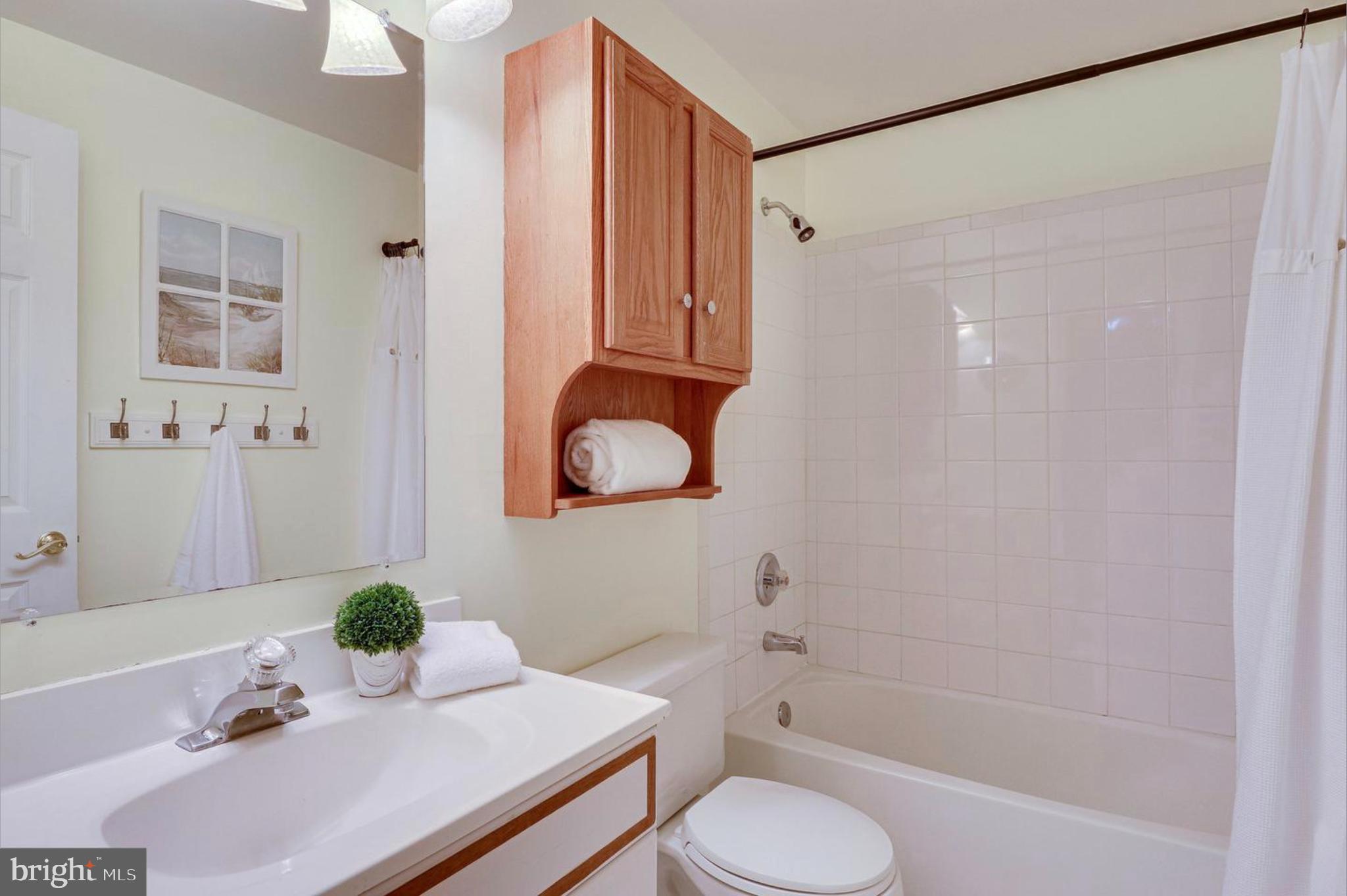 CENTURY OAK - Residential Lease