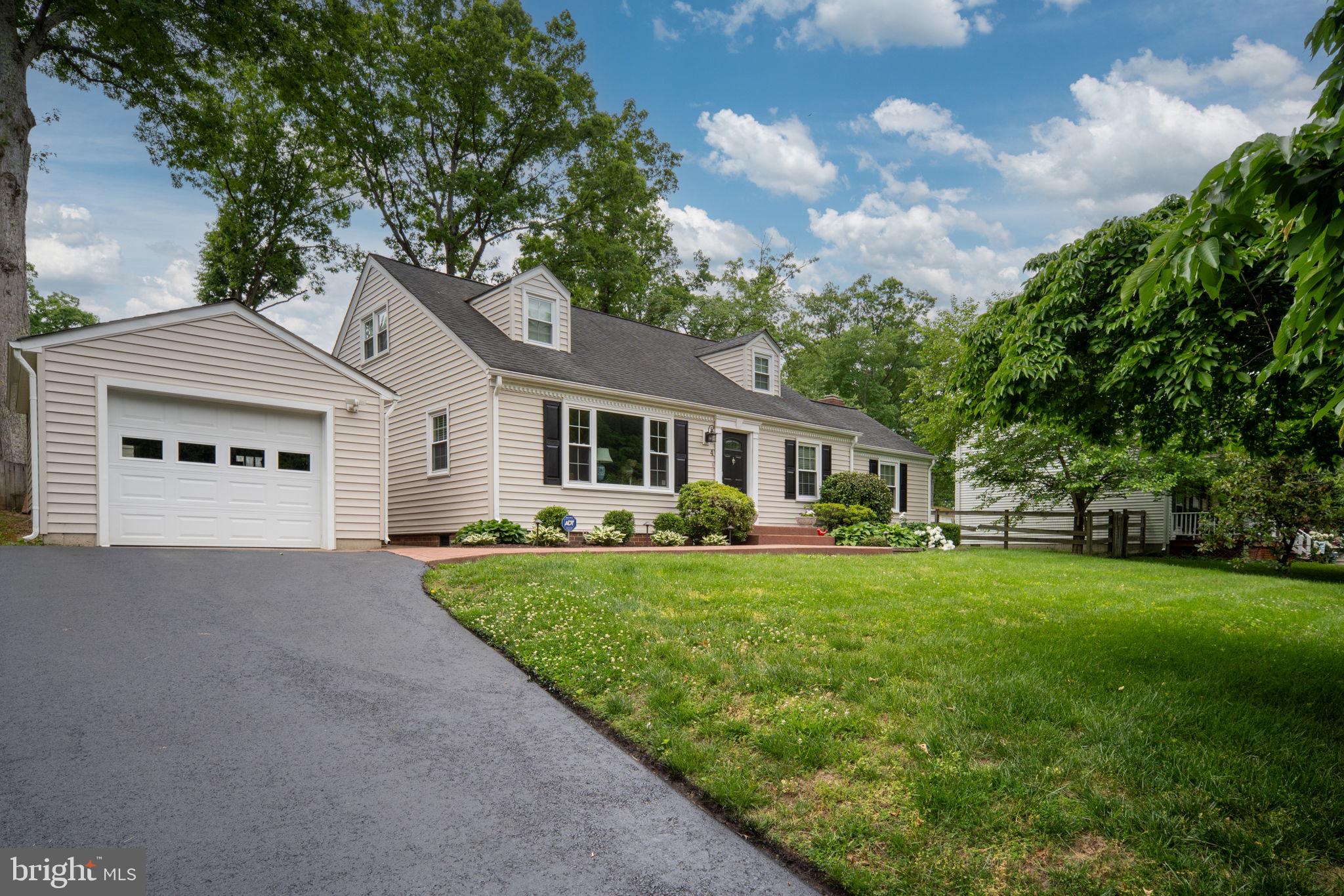 4 HUNTINGTON DRIVE