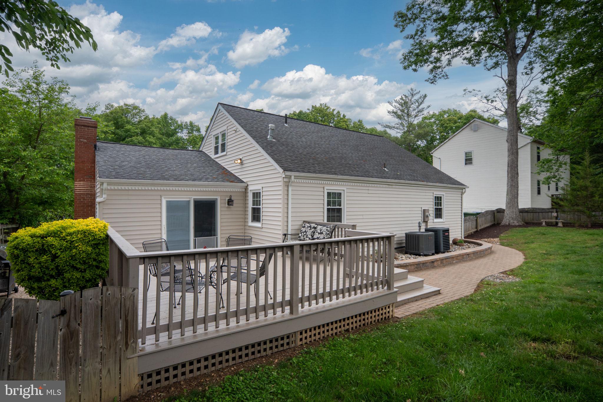 4 HUNTINGTON DRIVE