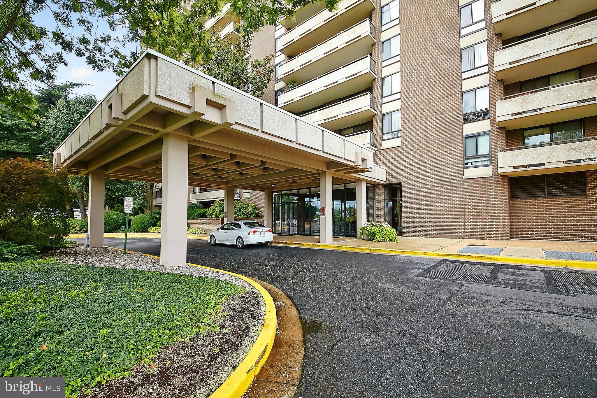 1800 OLD MEADOW ROAD 1520