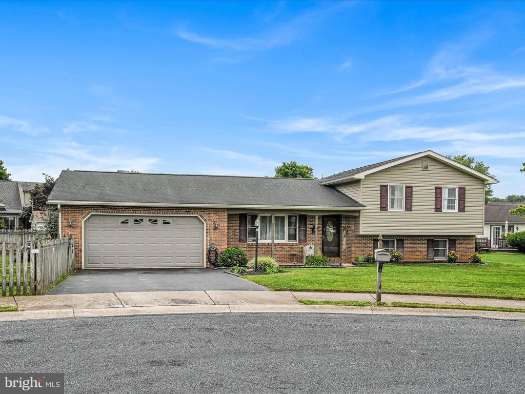 Photo of 2 Madison Circle, Ephrata, PA 17522 (MLS # PALA2053622)