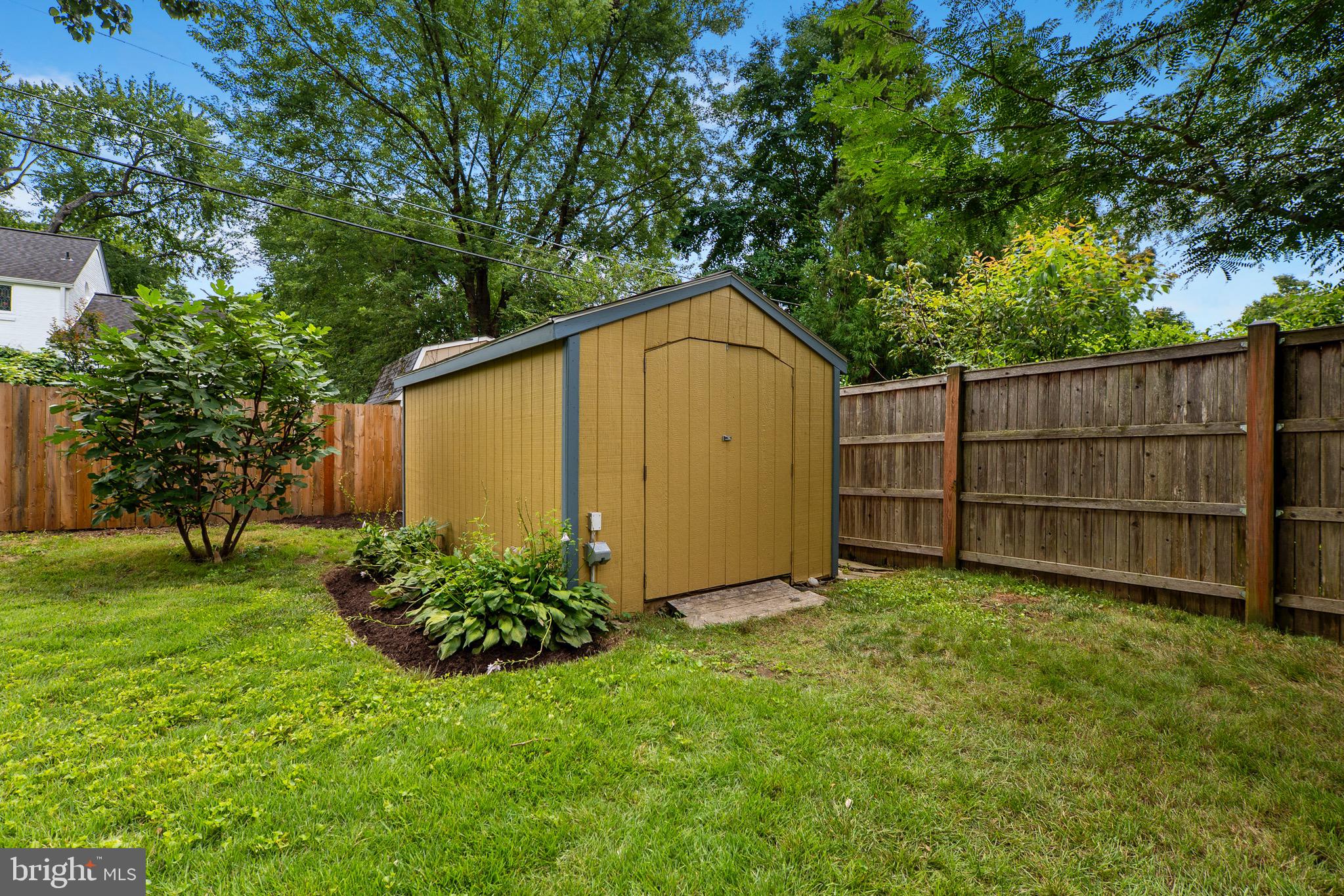 HILLWOOD - Residential