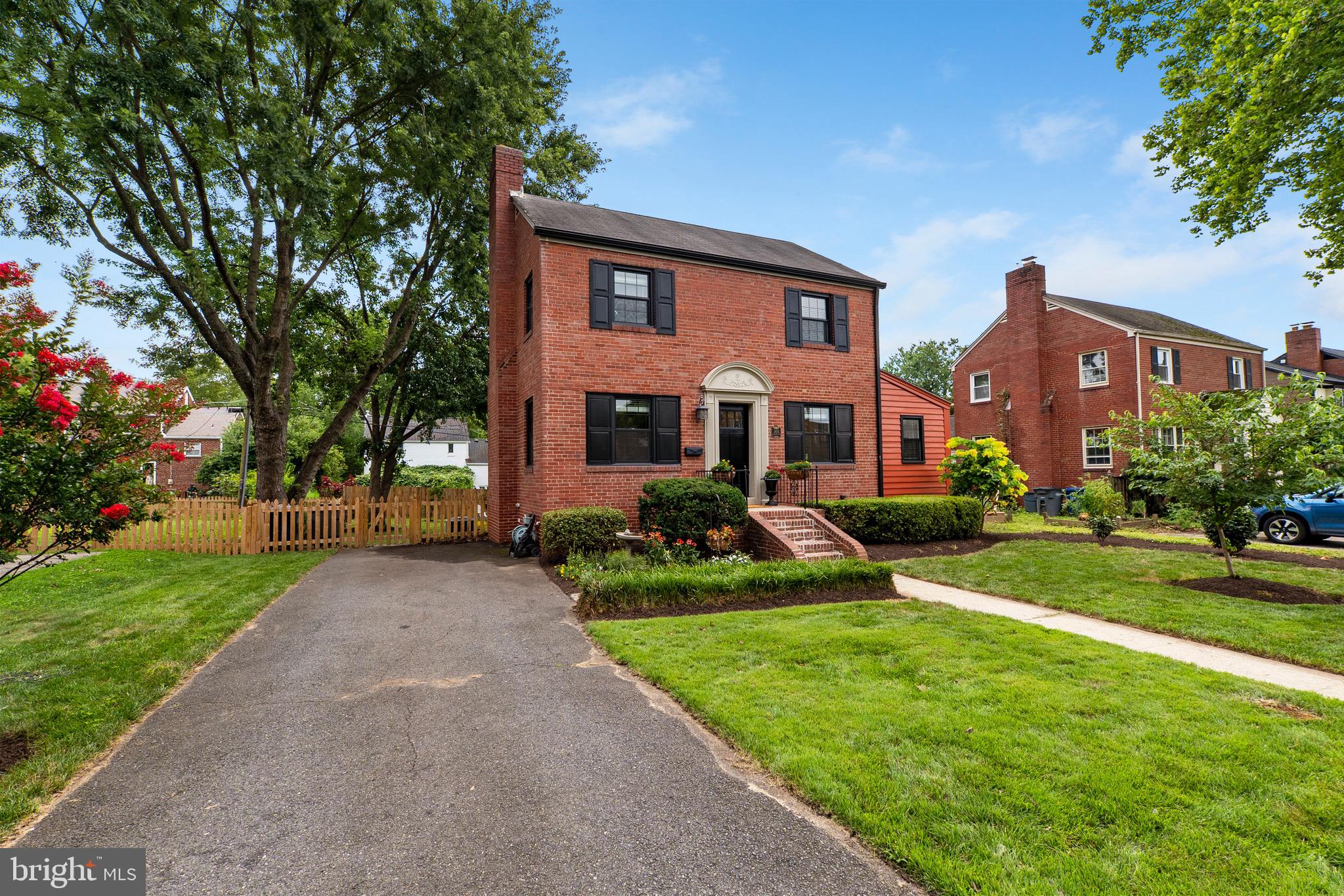 HILLWOOD - Residential