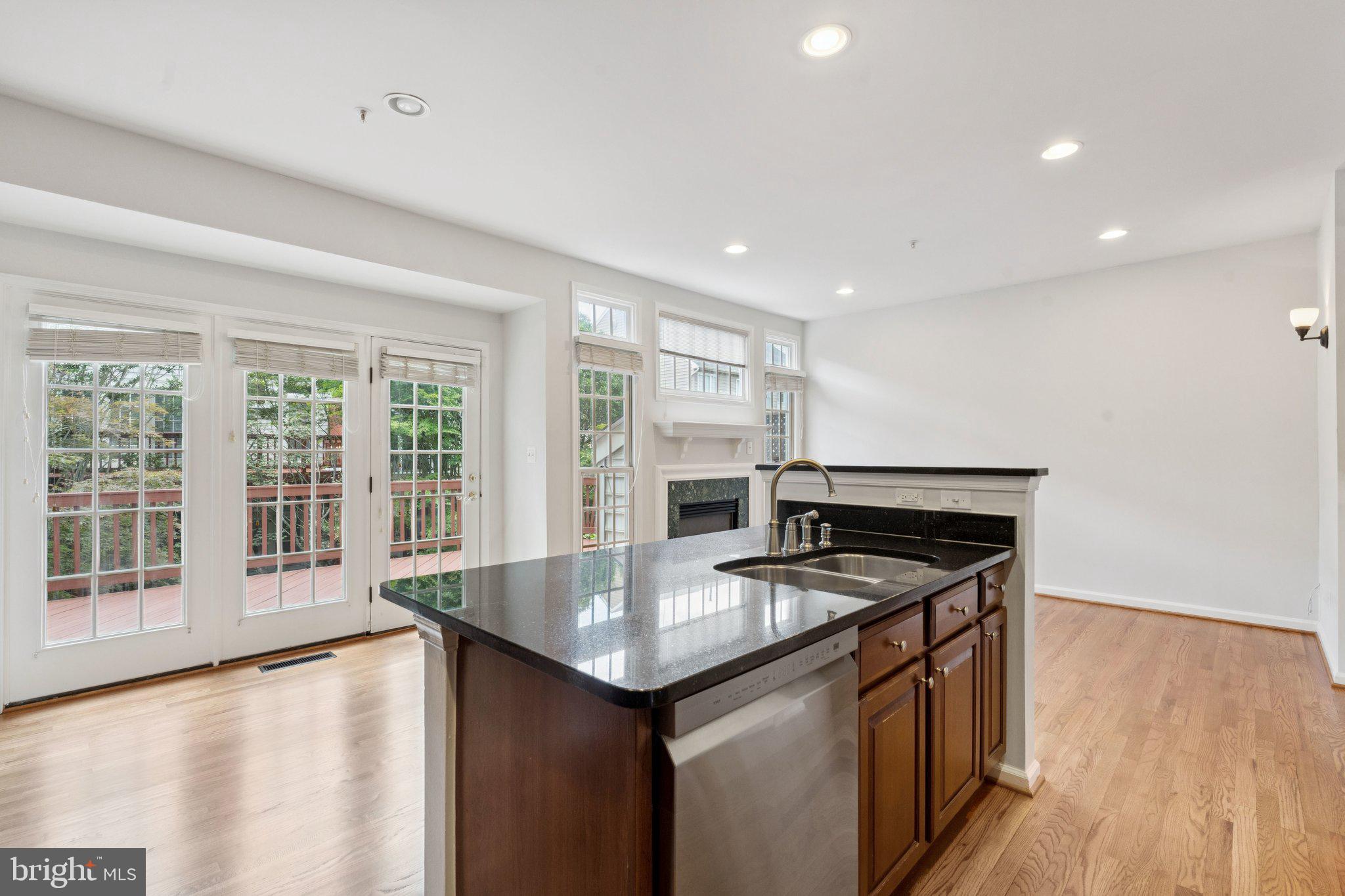 AMBERWOOD - Residential Lease