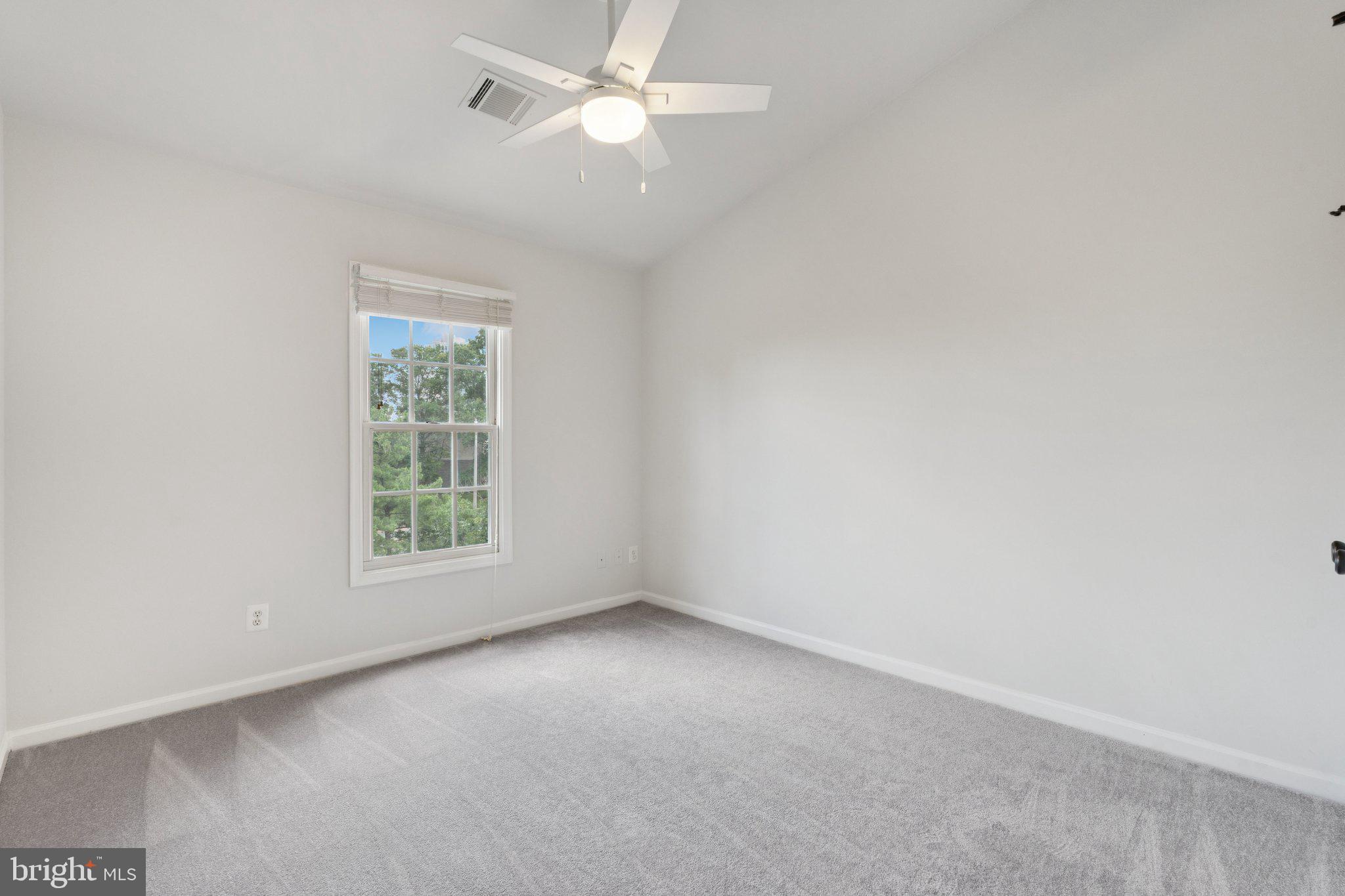 AMBERWOOD - Residential Lease