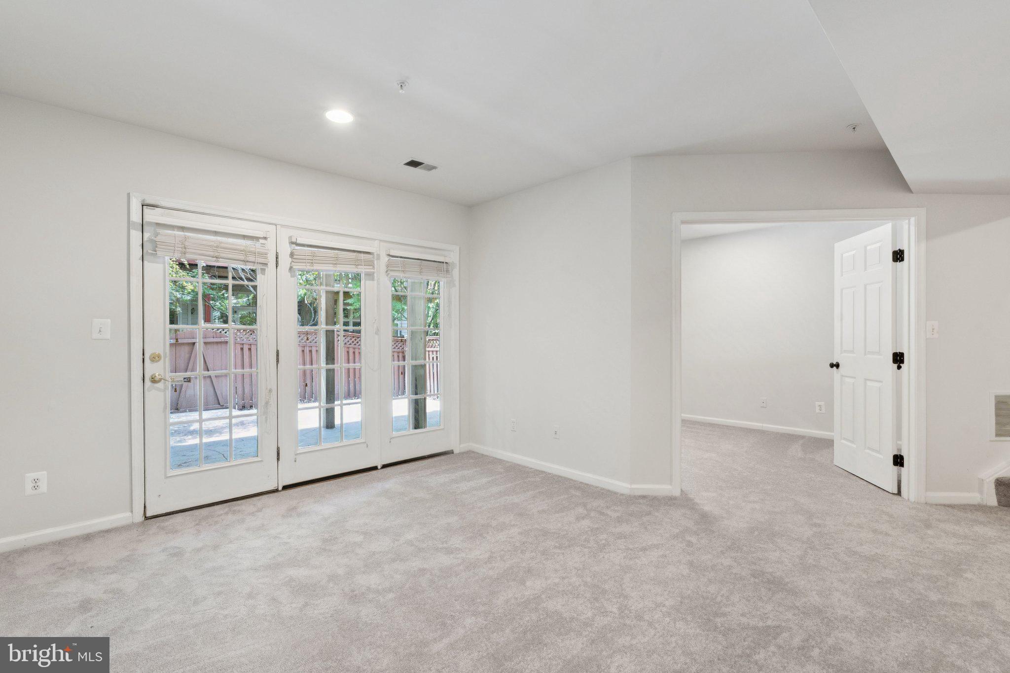 AMBERWOOD - Residential Lease