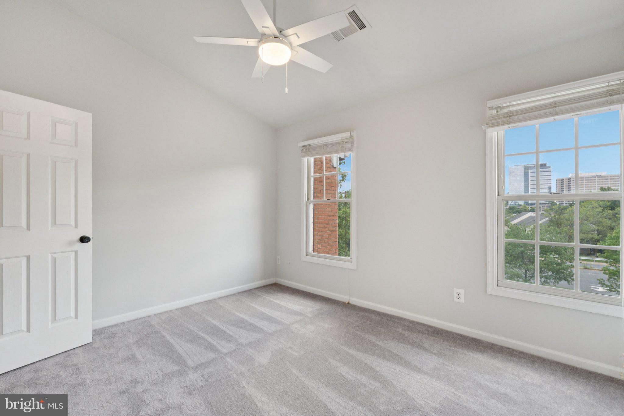 AMBERWOOD - Residential Lease