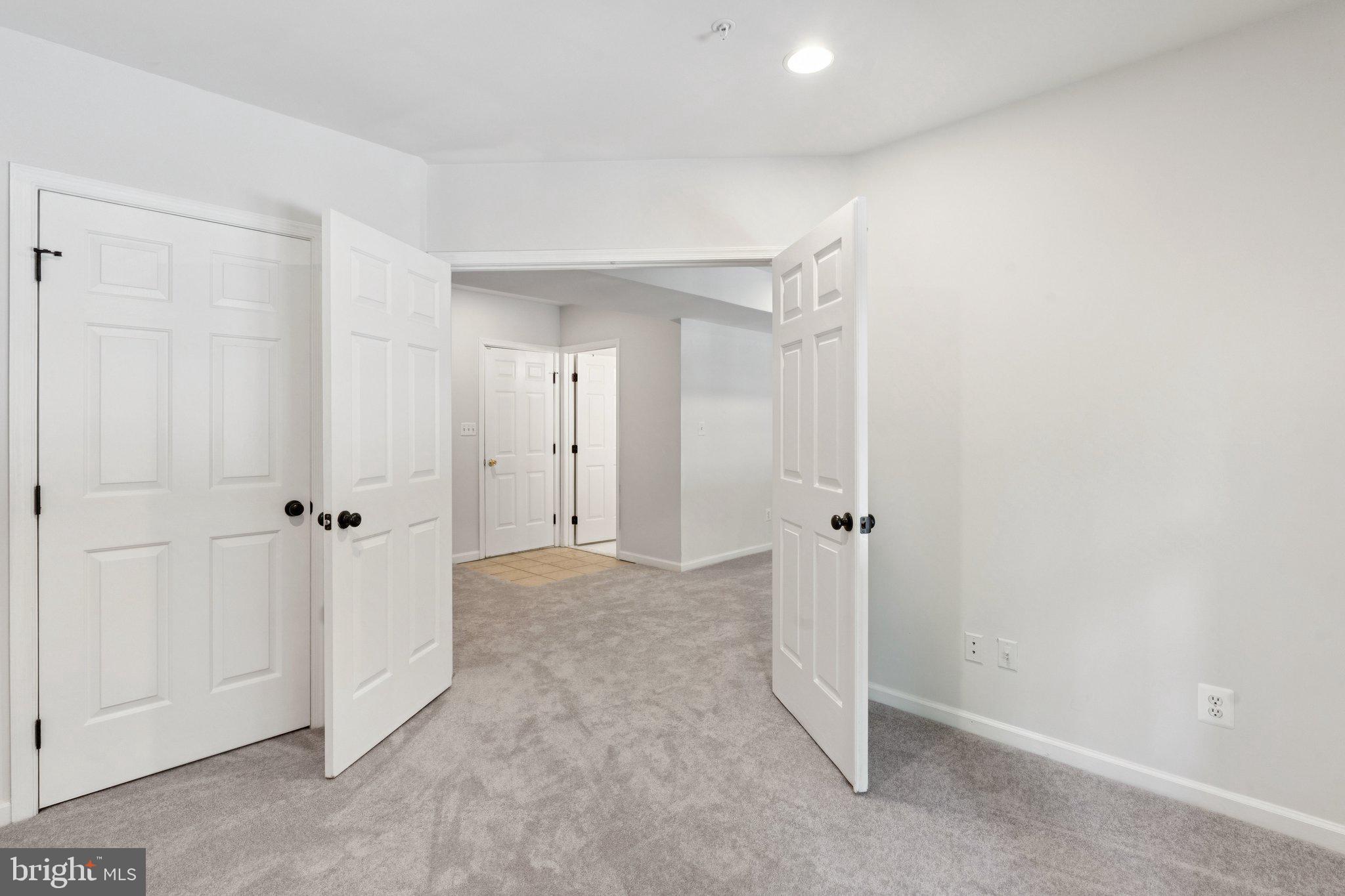 AMBERWOOD - Residential Lease