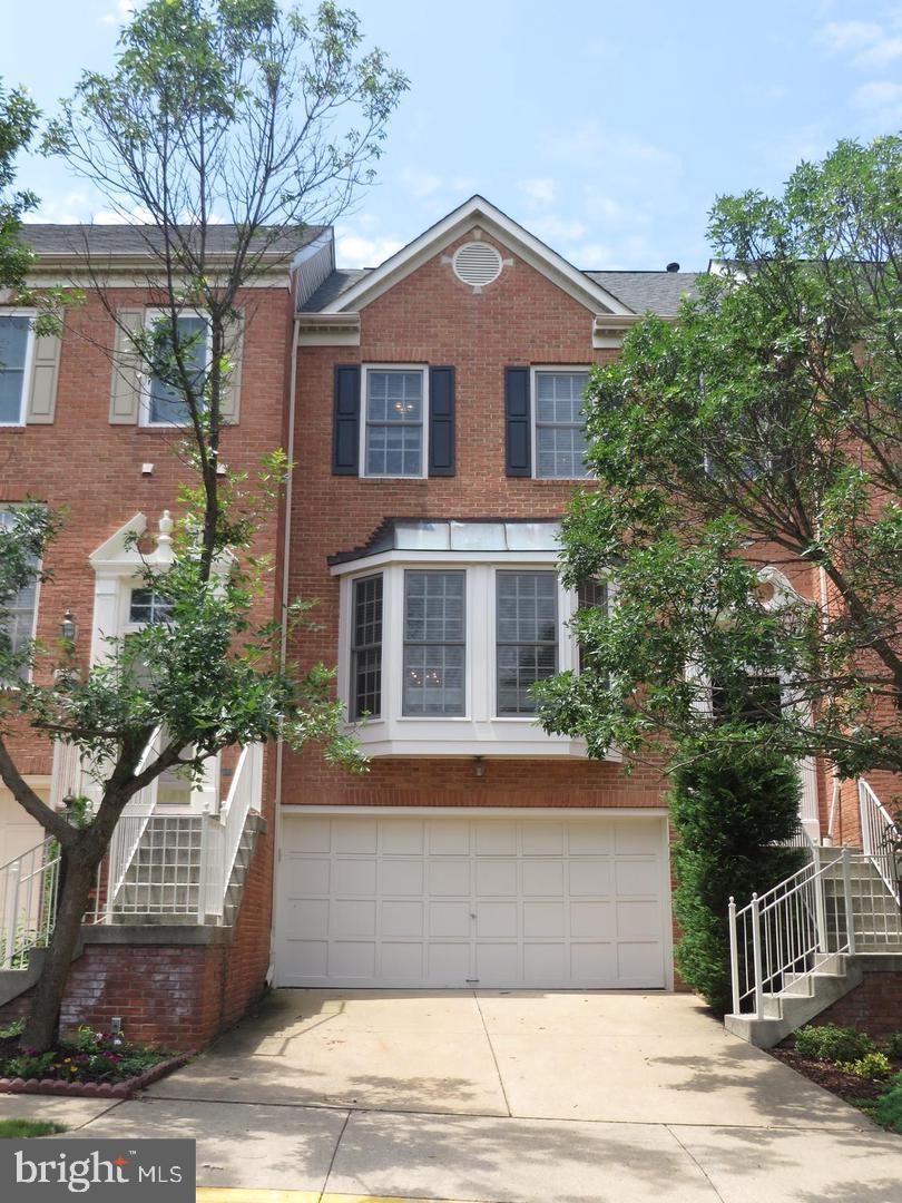 AMBERWOOD - Residential Lease